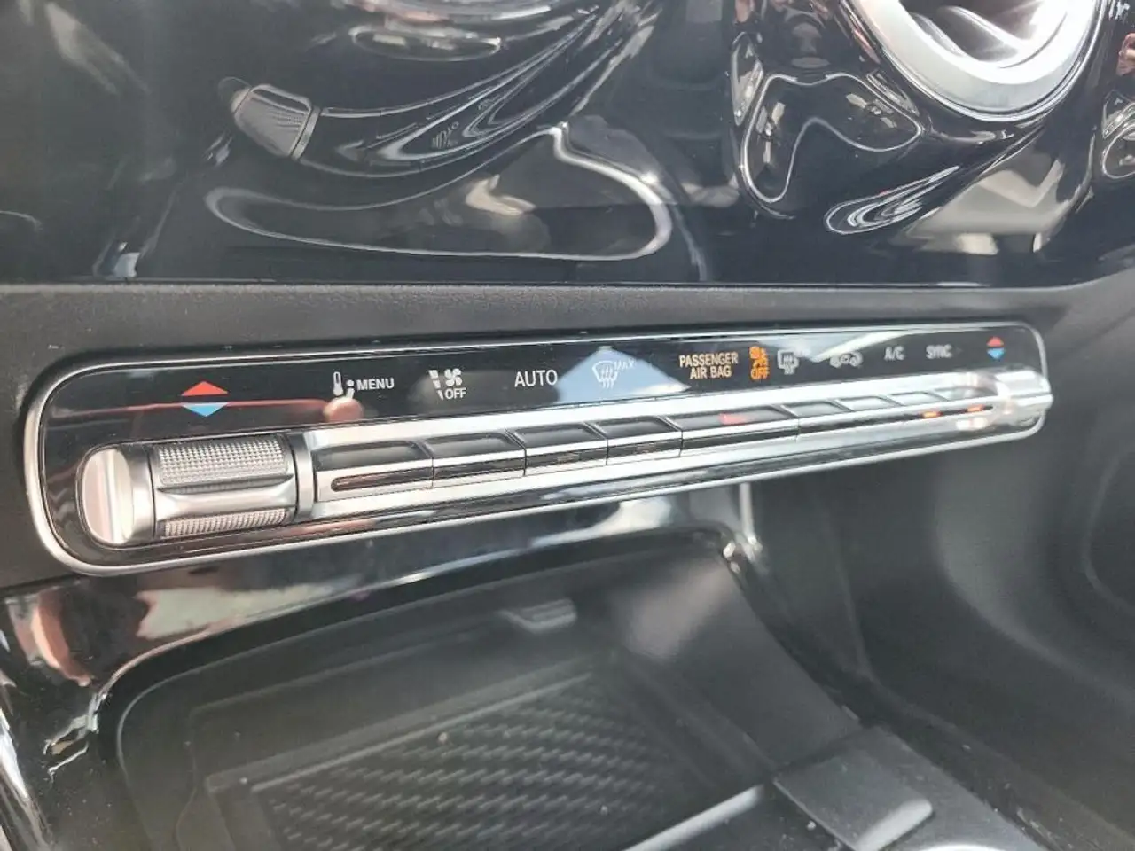 Mercedes-Benz CLA снимка Mercedes-Benz CLA