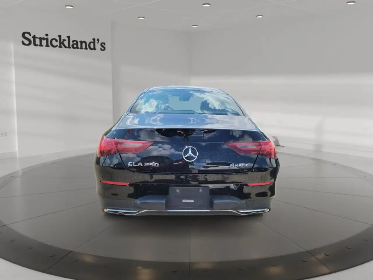 Mercedes-Benz CLA снимка Mercedes-Benz CLA
