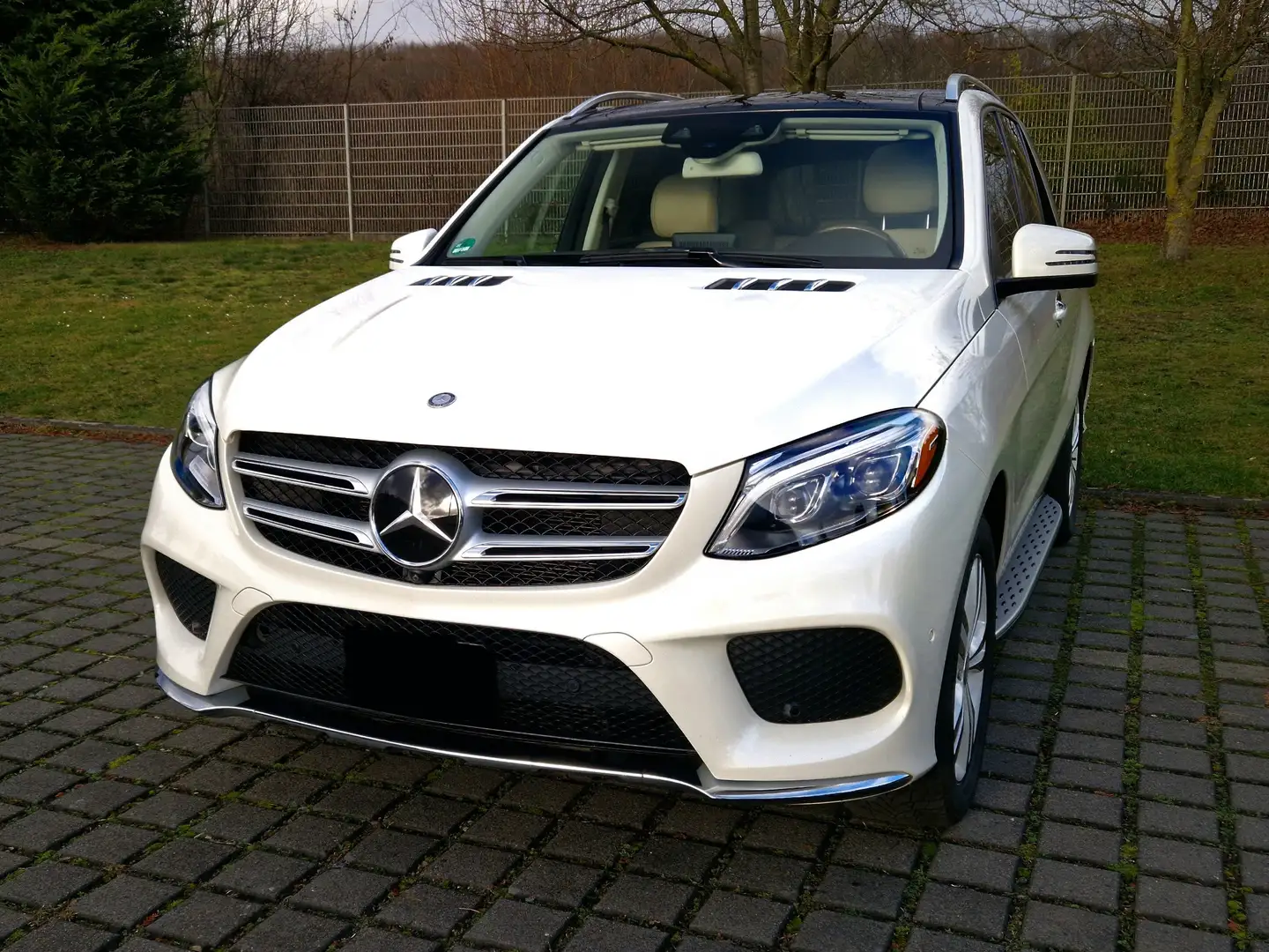 Mercedes-Benz GLE 350 GLE 350 AMG Styling, 1 Hand Blanc - 1