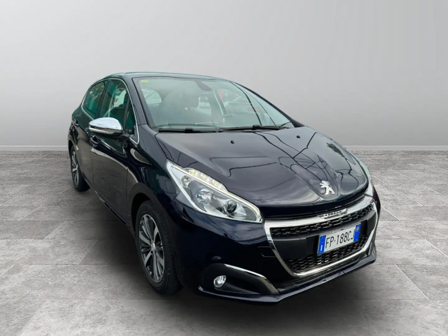 Peugeot 208 5 Porte 1.2 PureTech Allure Schwarz - 1
