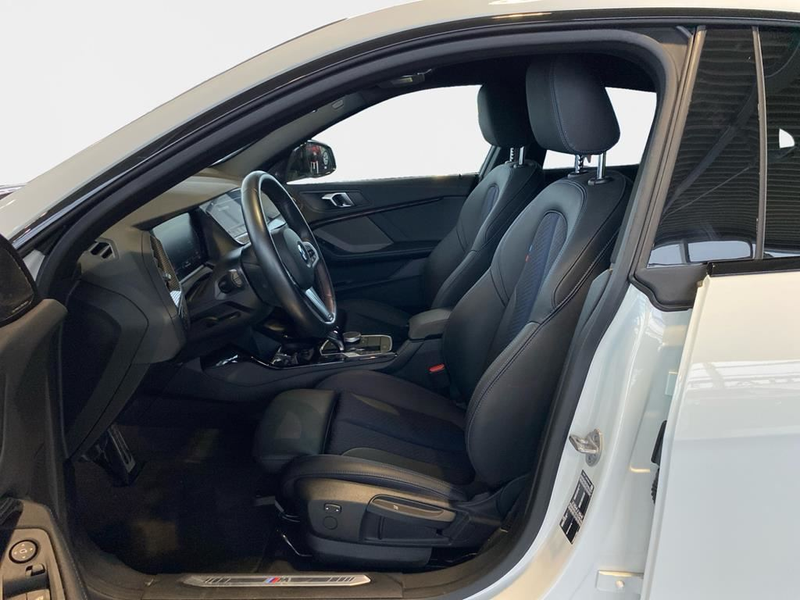 BMW 218 M Sport — photo 11