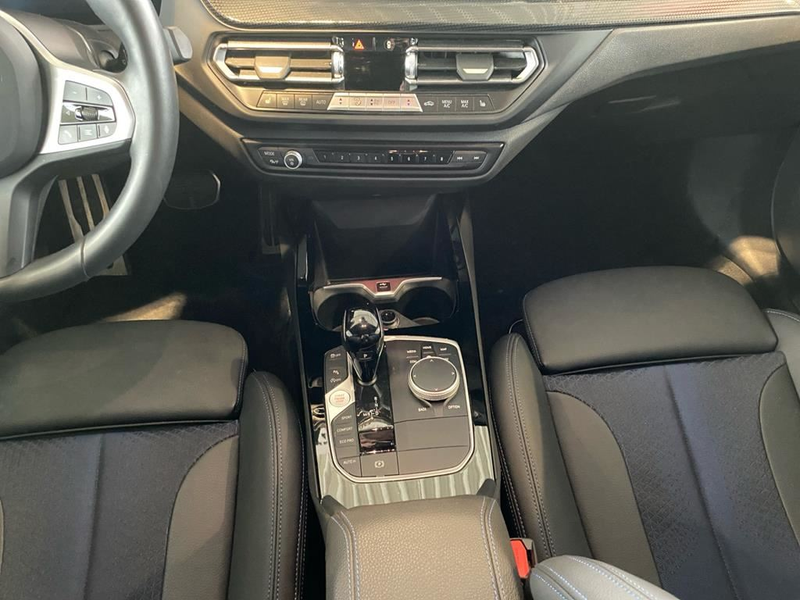BMW 218 M Sport — photo 12