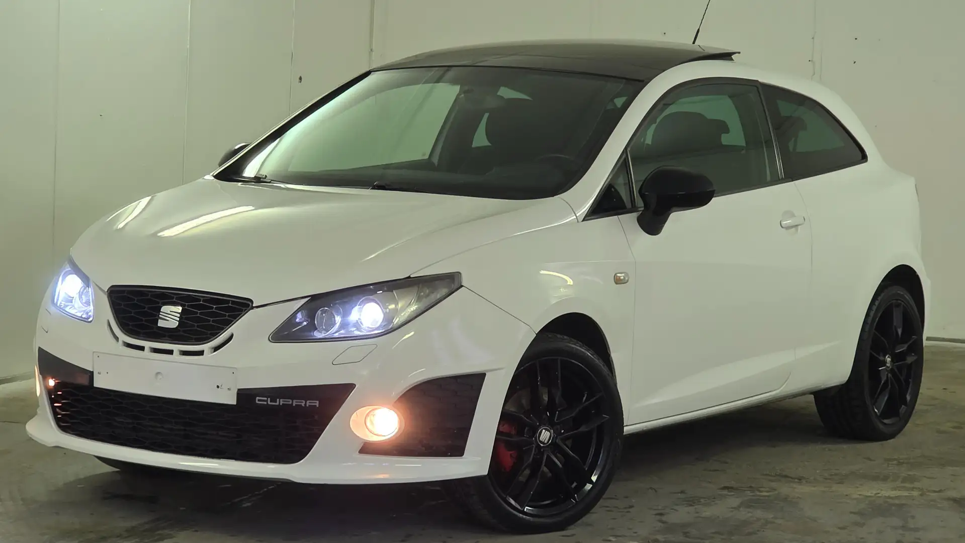 SEAT Ibiza / 1.4 TSI / Cupra DSG / Xénon / Navi / Blanc - 1