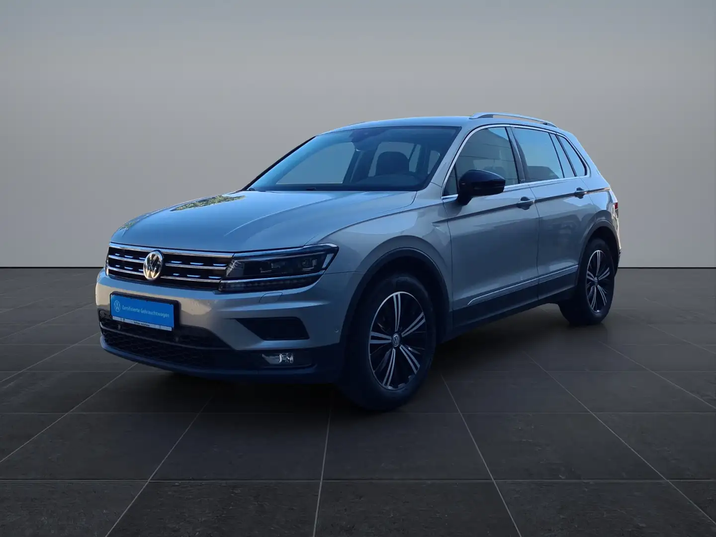 Volkswagen Tiguan 2.0 TDI DSG IQ.Drive+AHK+NAVI+LED+PDC+SHZ+ACC+ Silber - 2