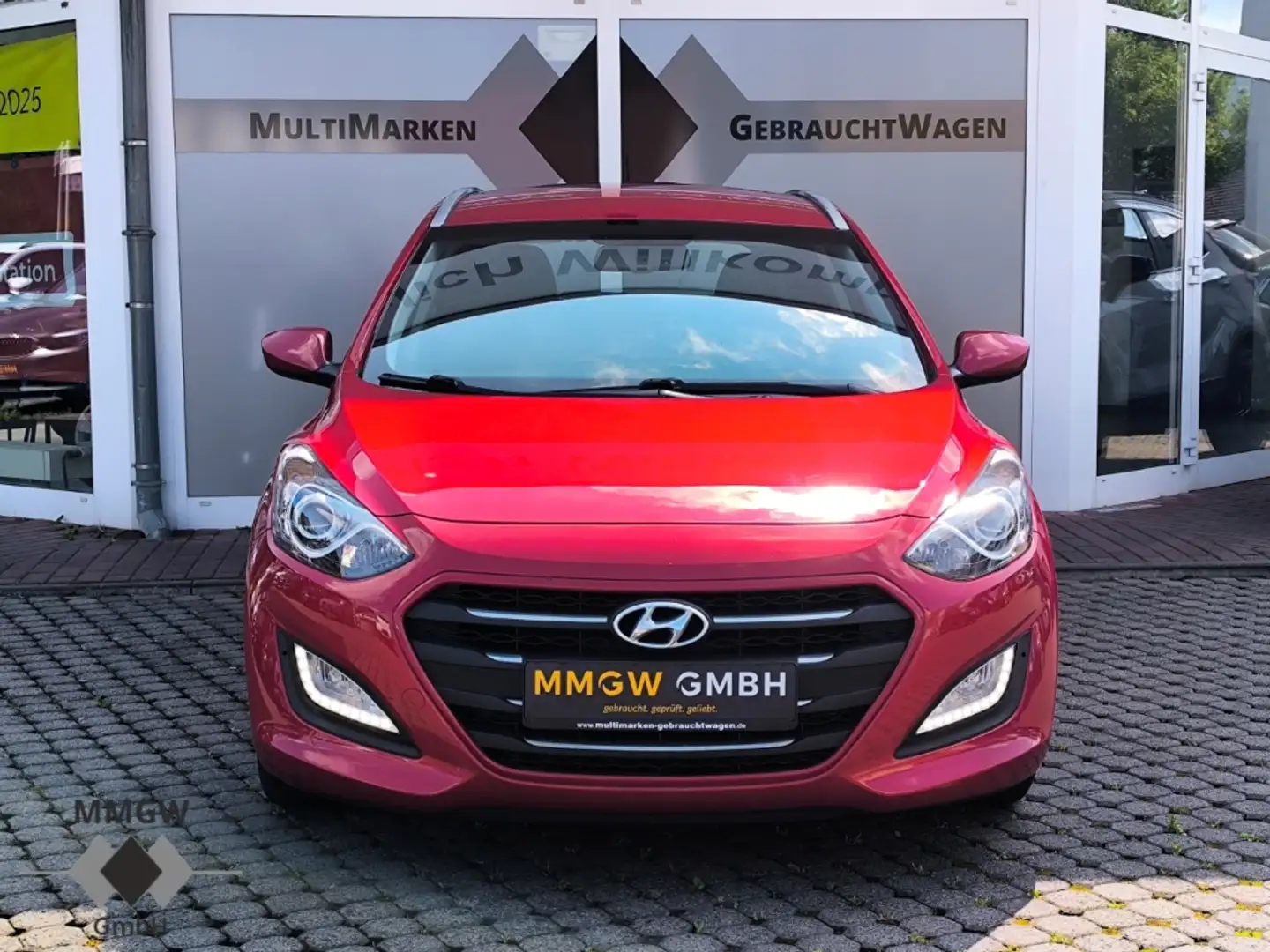 Hyundai i30 cw blue Trend 1.6 GDI AHK/SHZ/LenkradHZ/Temp./Berg Rot - 2
