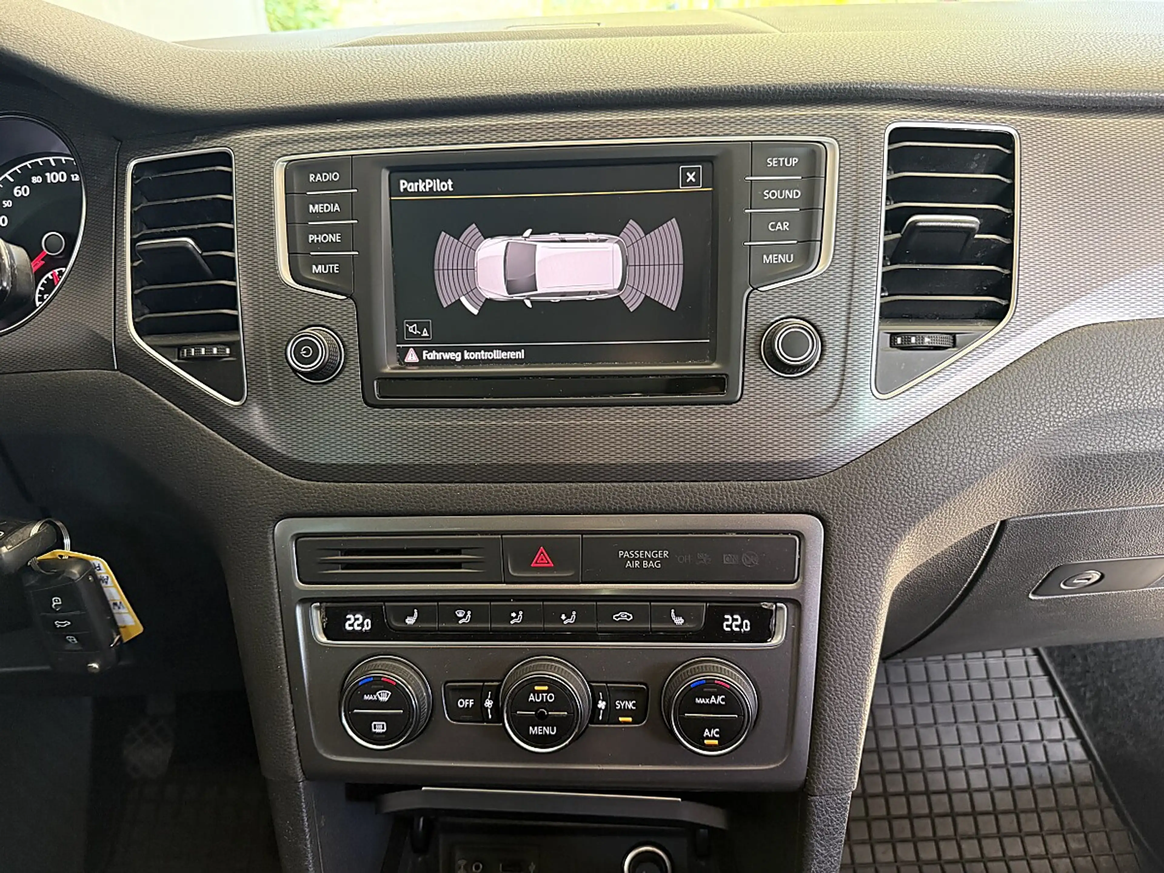 Volkswagen Golf Sportsvan 1,6 TDI Lounge *PDC*Sitzheizung*AHV schwenkbar* — photo 9