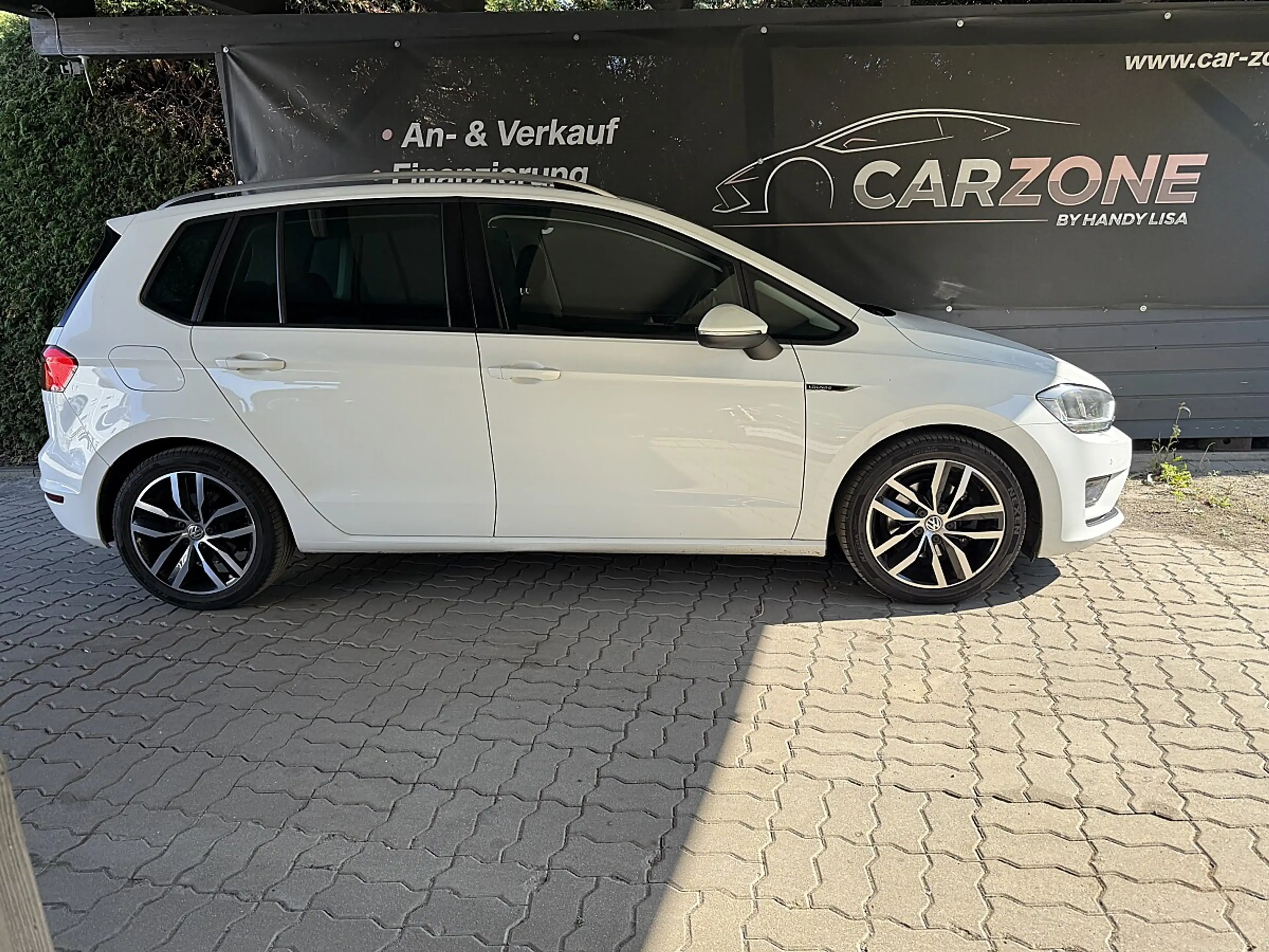 Volkswagen Golf Sportsvan 1,6 TDI Lounge *PDC*Sitzheizung*AHV schwenkbar* — photo 7