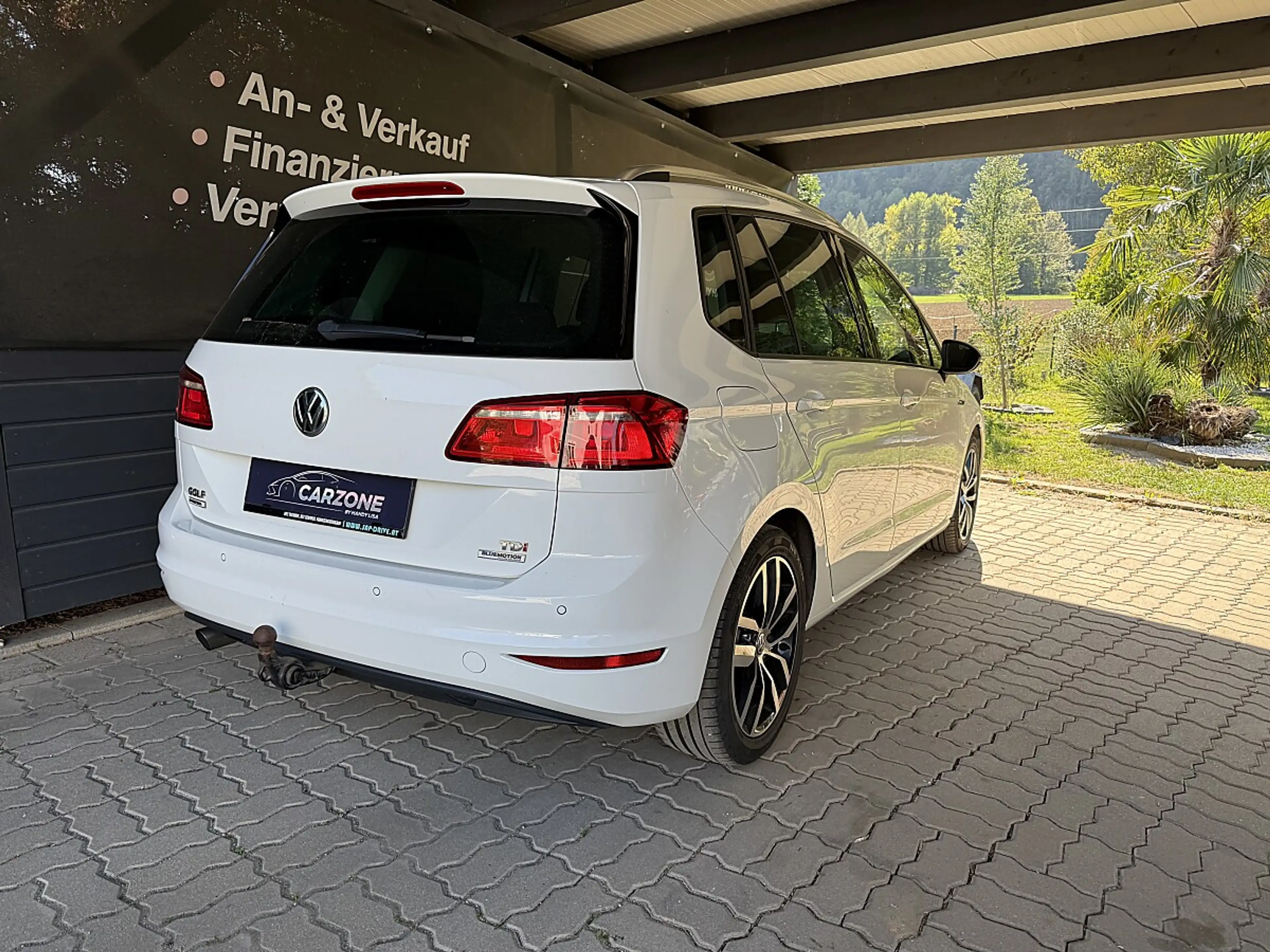 Volkswagen Golf Sportsvan 1,6 TDI Lounge *PDC*Sitzheizung*AHV schwenkbar* — photo 5