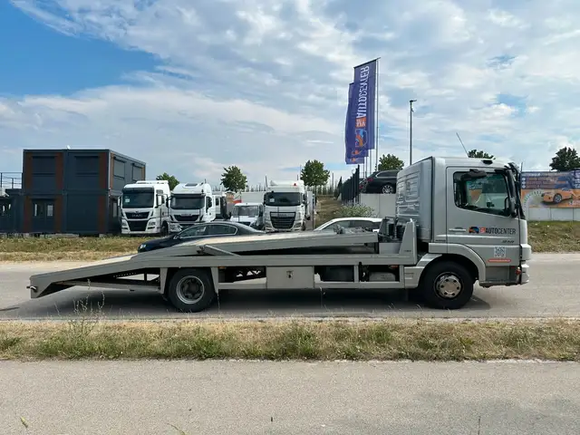 Mercedes-Benz Unknown Model view 8