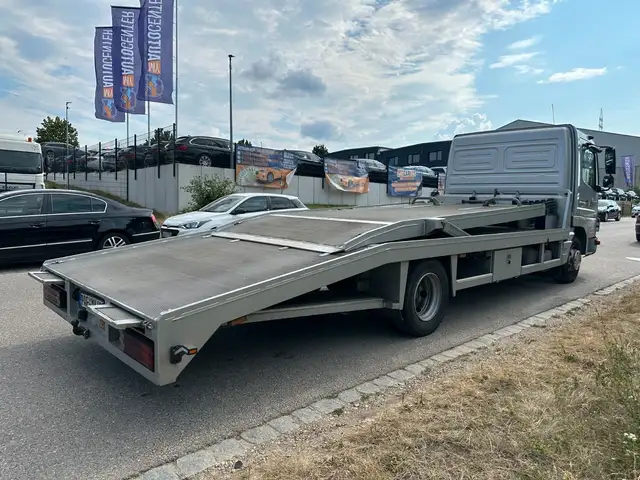 Mercedes-Benz Unknown Model view 7