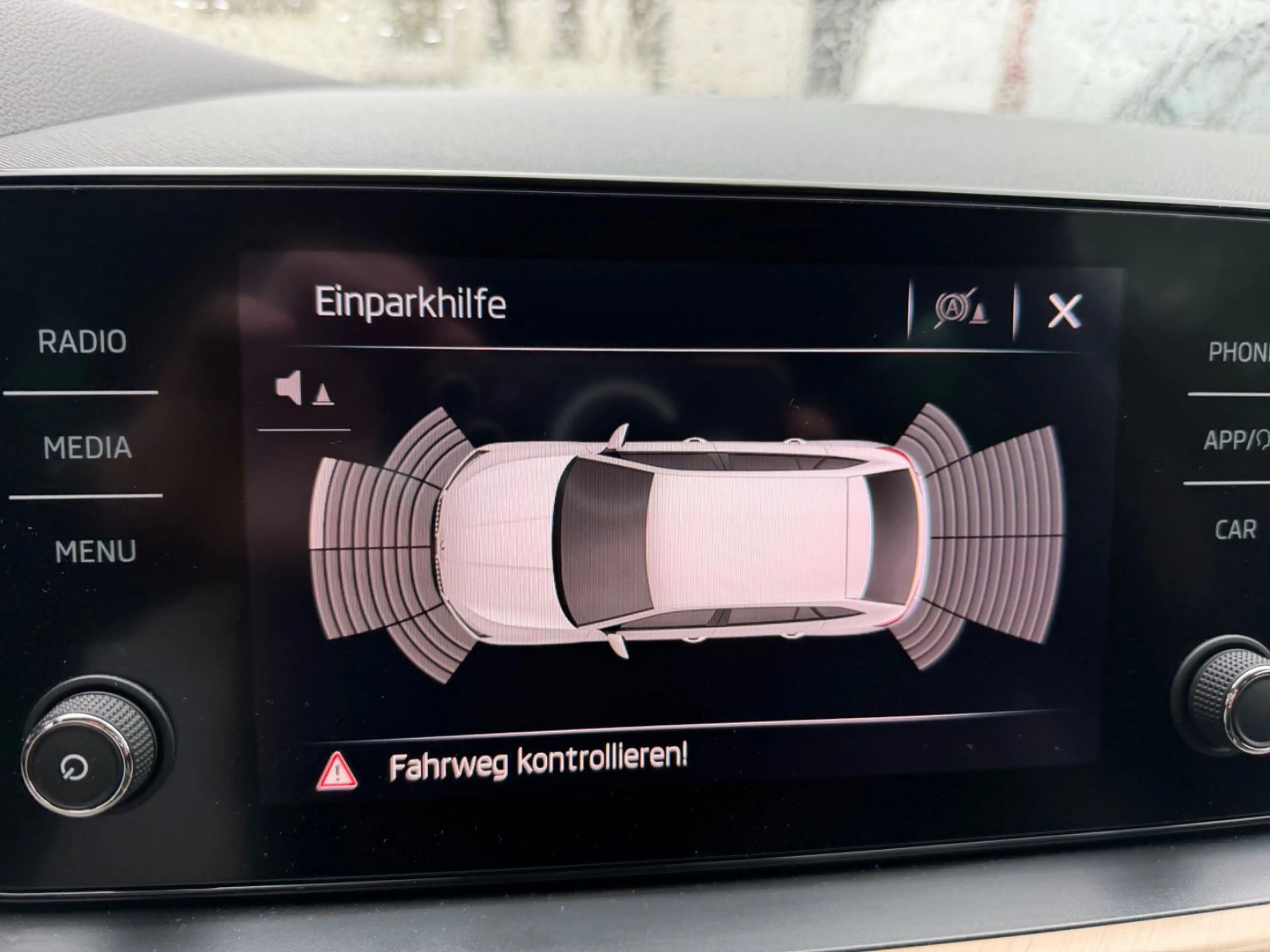 Skoda Scala Style Aut.LedPdcVu.H Navi 8FachGarantie — photo 27