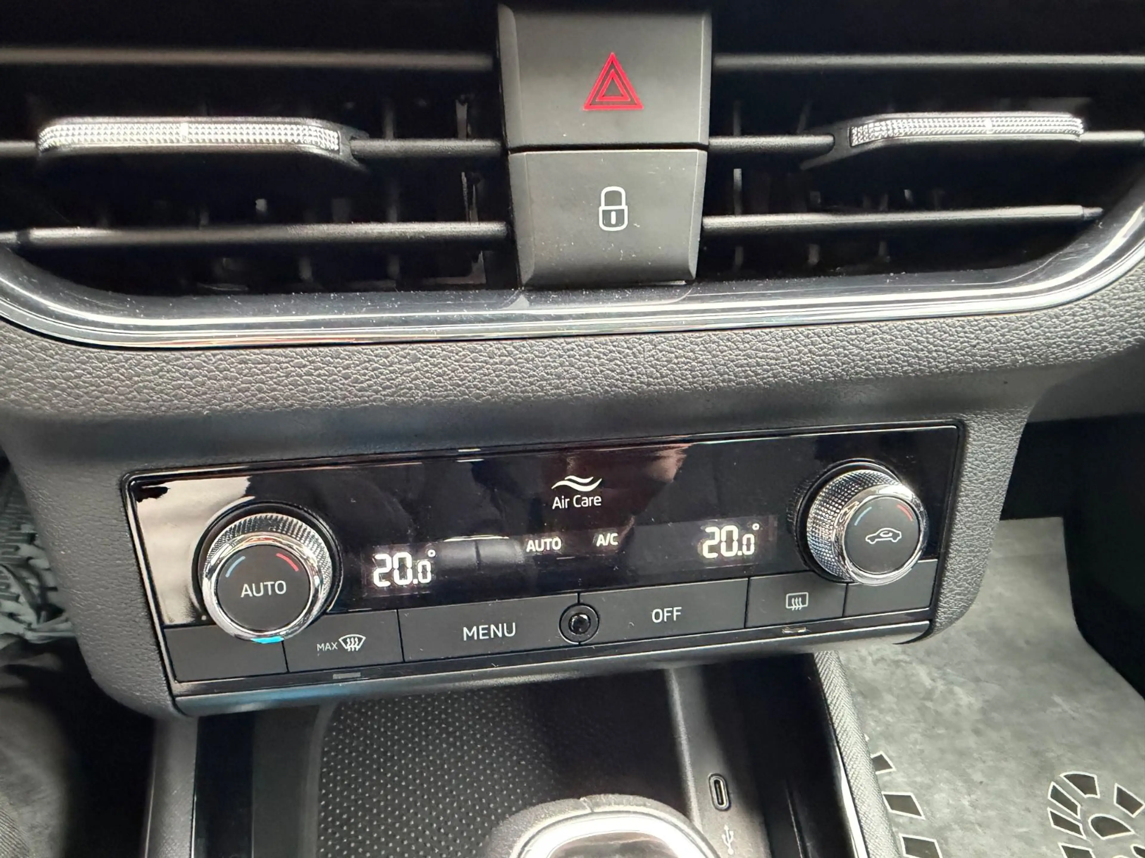 Skoda Scala Style Aut.LedPdcVu.H Navi 8FachGarantie — photo 35