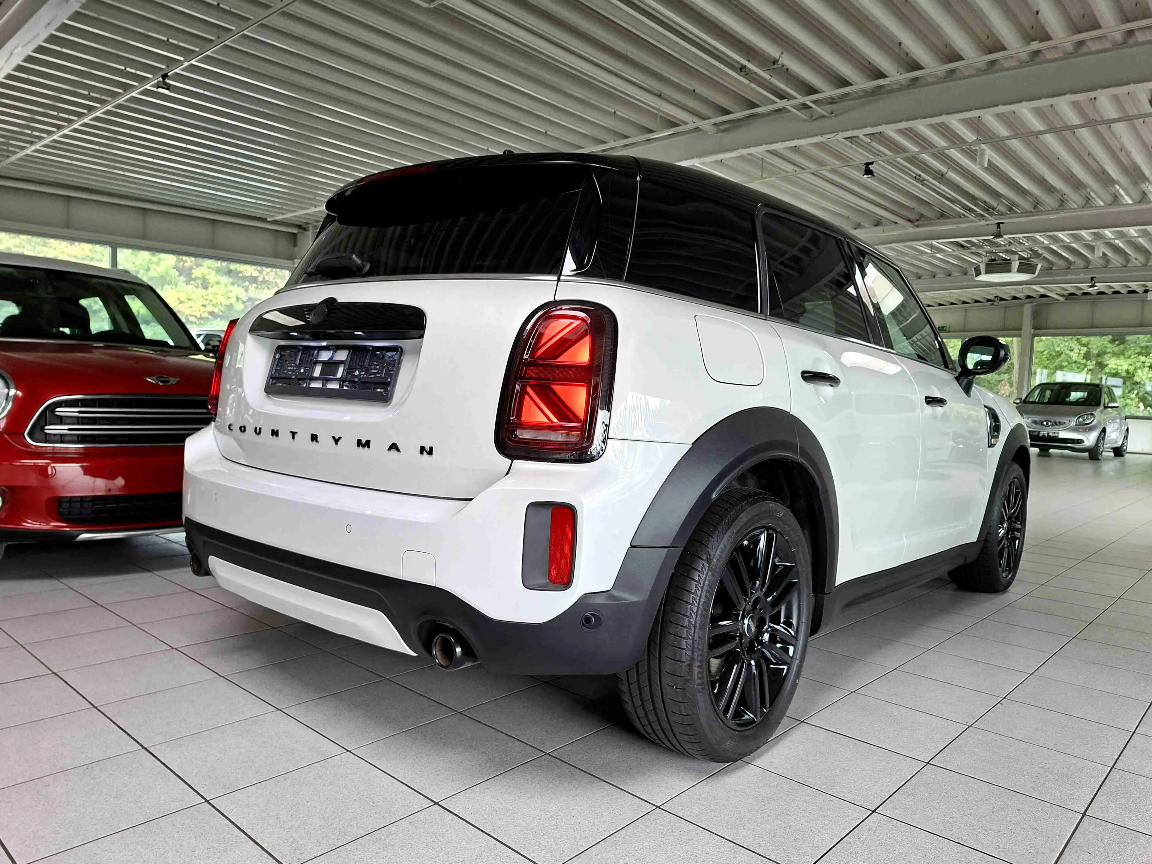 MINI Cooper S Countryman COUNTRYMAN All4 Sport-Aut. Navi Kamera PanoramaDach HuD E-Sport-Sitze Classic Trim — photo 3