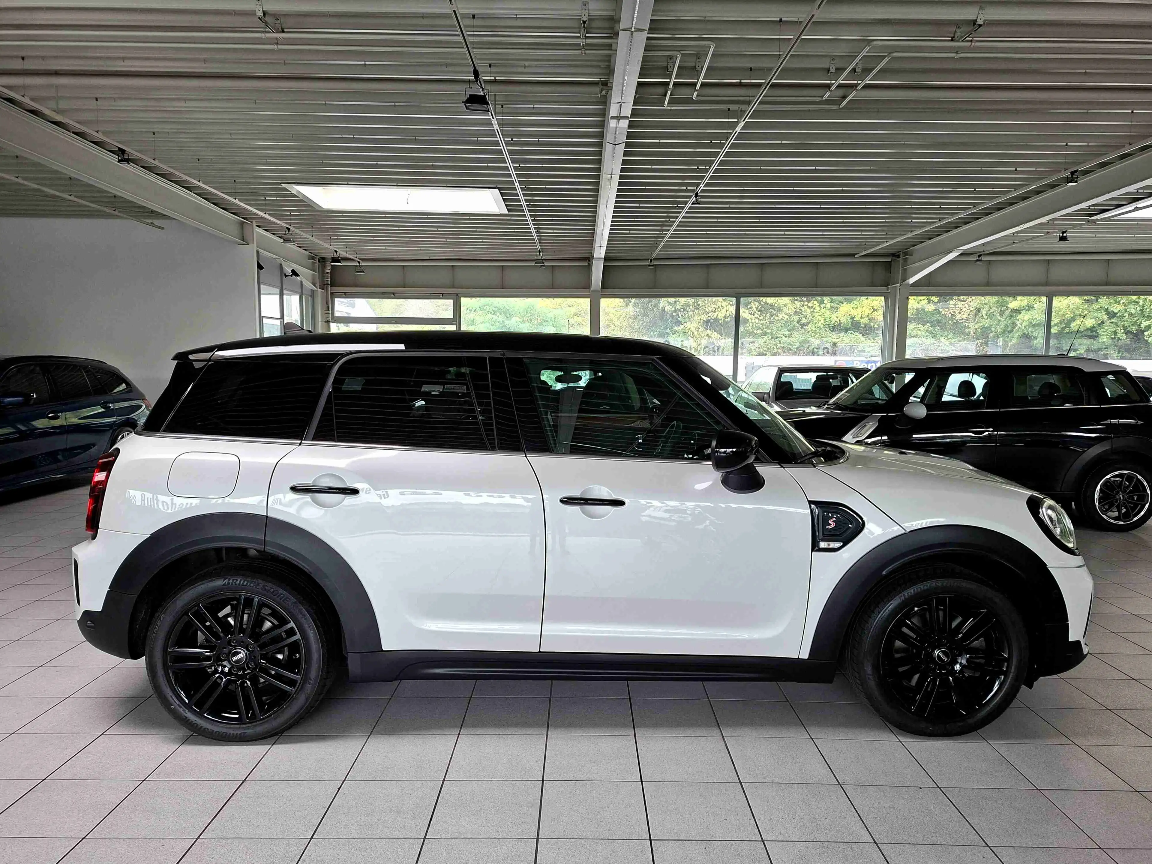 MINI Cooper S Countryman COUNTRYMAN All4 Sport-Aut. Navi Kamera PanoramaDach HuD E-Sport-Sitze Classic Trim — photo 7