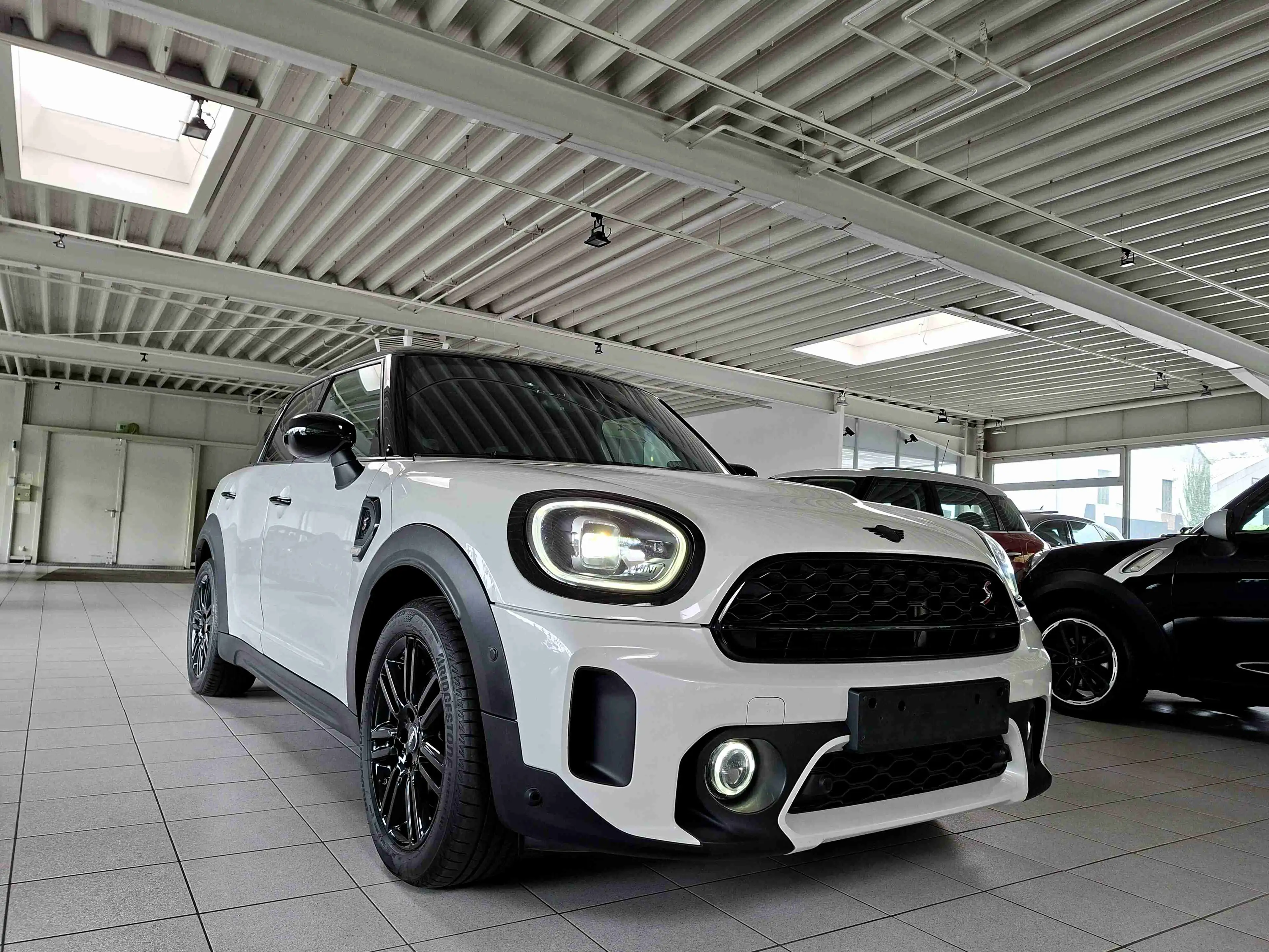 MINI Cooper S Countryman COUNTRYMAN All4 Sport-Aut. Navi Kamera PanoramaDach HuD E-Sport-Sitze Classic Trim — photo 6