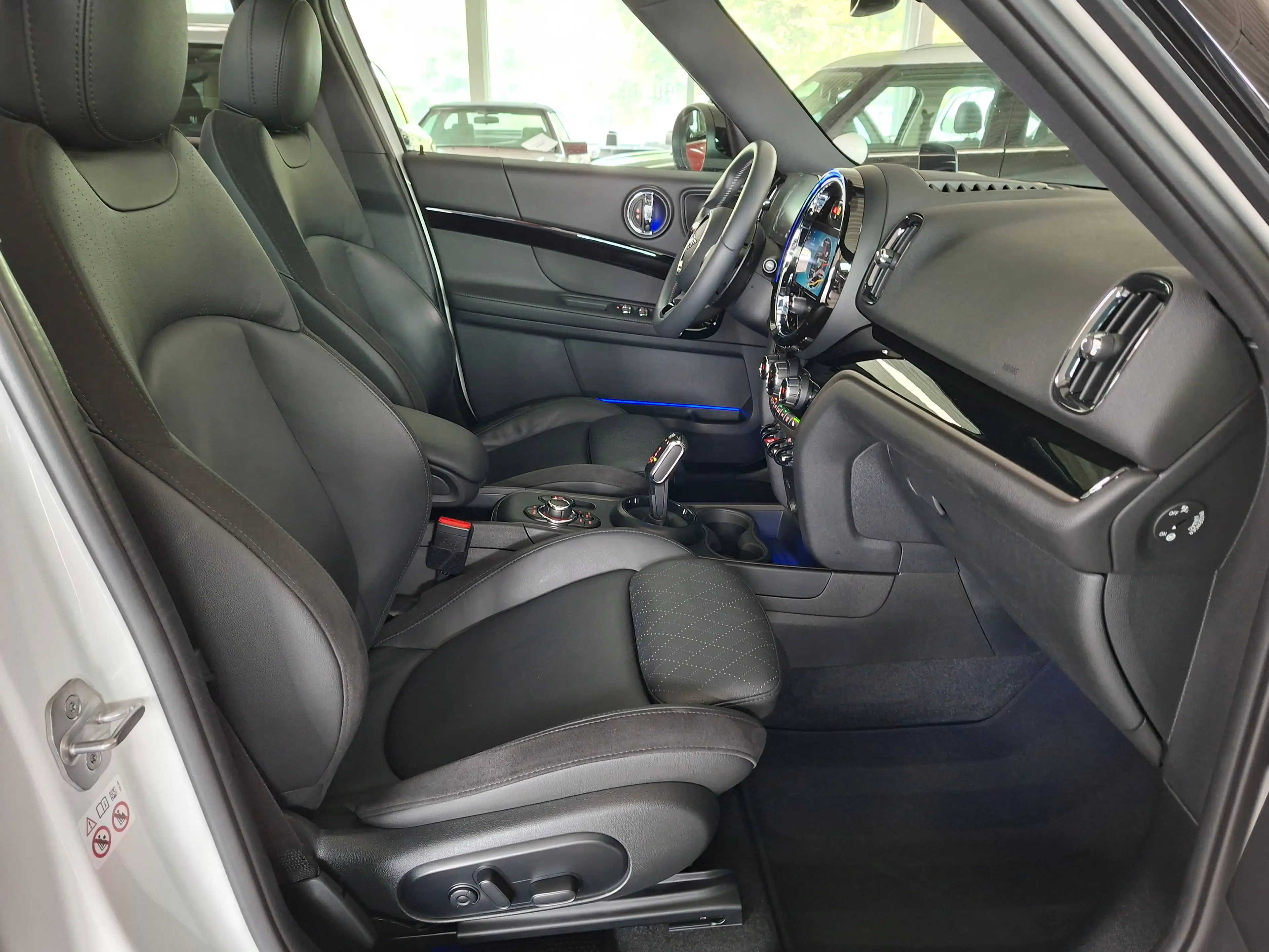 MINI Cooper S Countryman COUNTRYMAN All4 Sport-Aut. Navi Kamera PanoramaDach HuD E-Sport-Sitze Classic Trim — photo 11