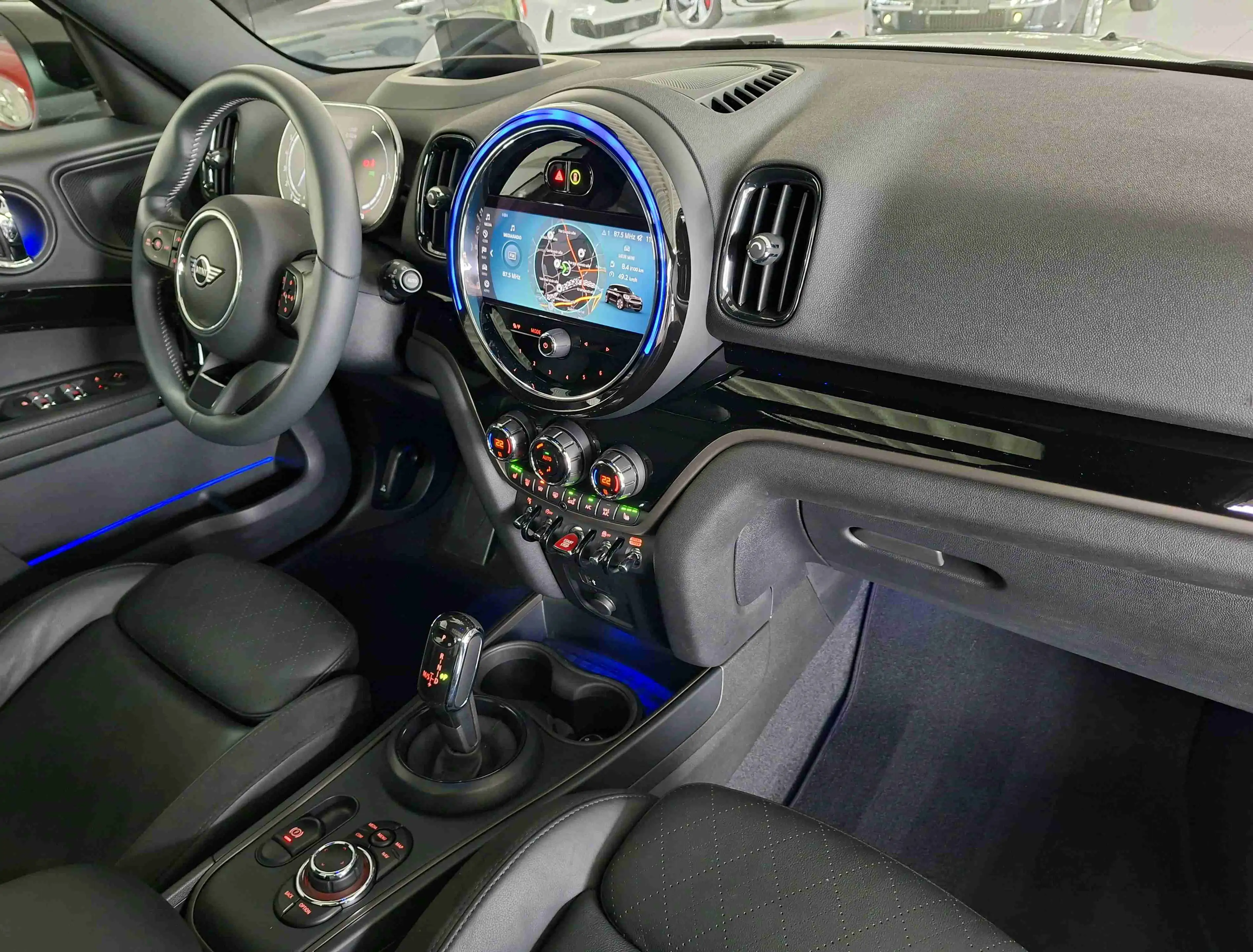 MINI Cooper S Countryman COUNTRYMAN All4 Sport-Aut. Navi Kamera PanoramaDach HuD E-Sport-Sitze Classic Trim — photo 13