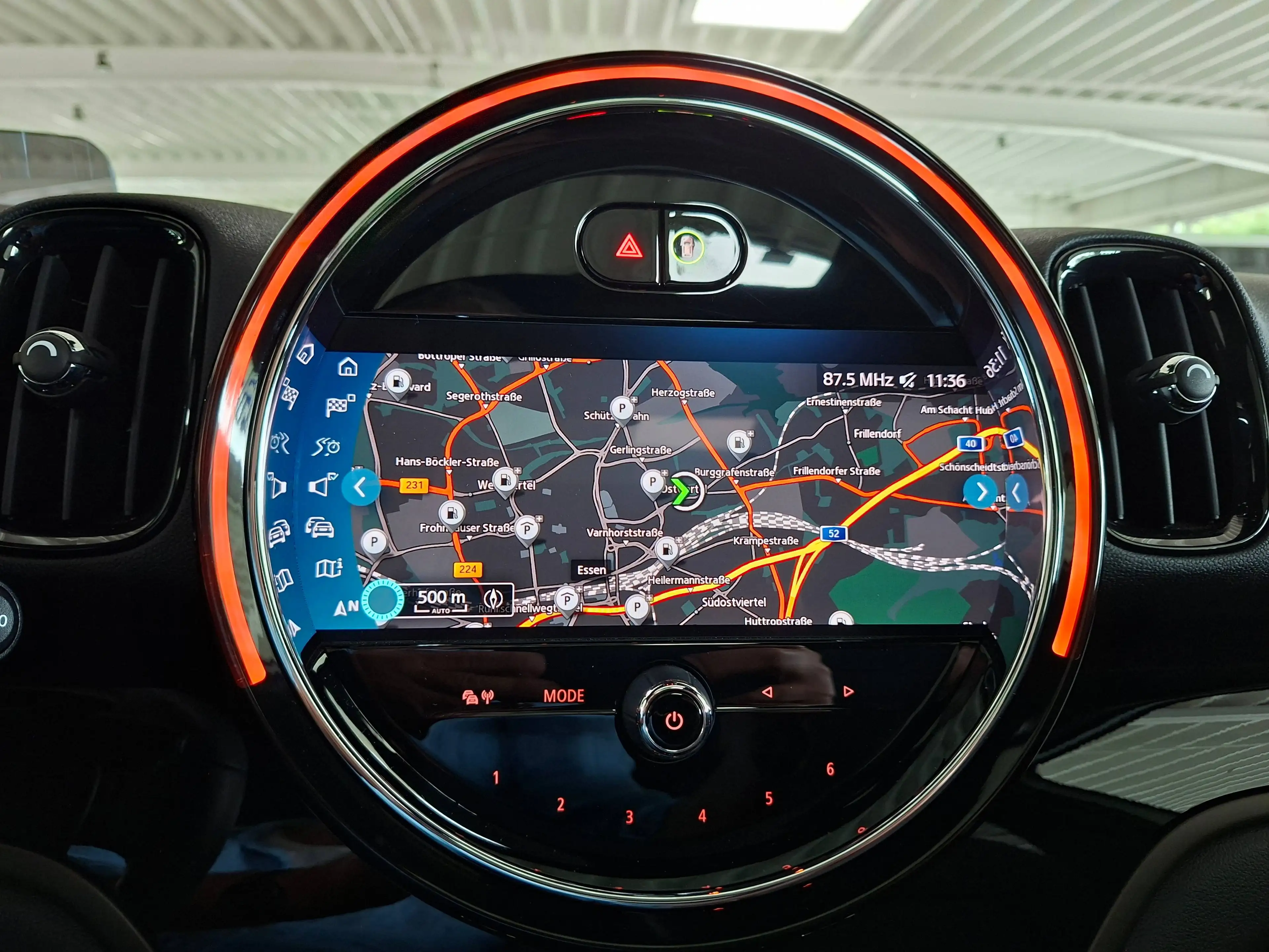 MINI Cooper S Countryman COUNTRYMAN All4 Sport-Aut. Navi Kamera PanoramaDach HuD E-Sport-Sitze Classic Trim — photo 17