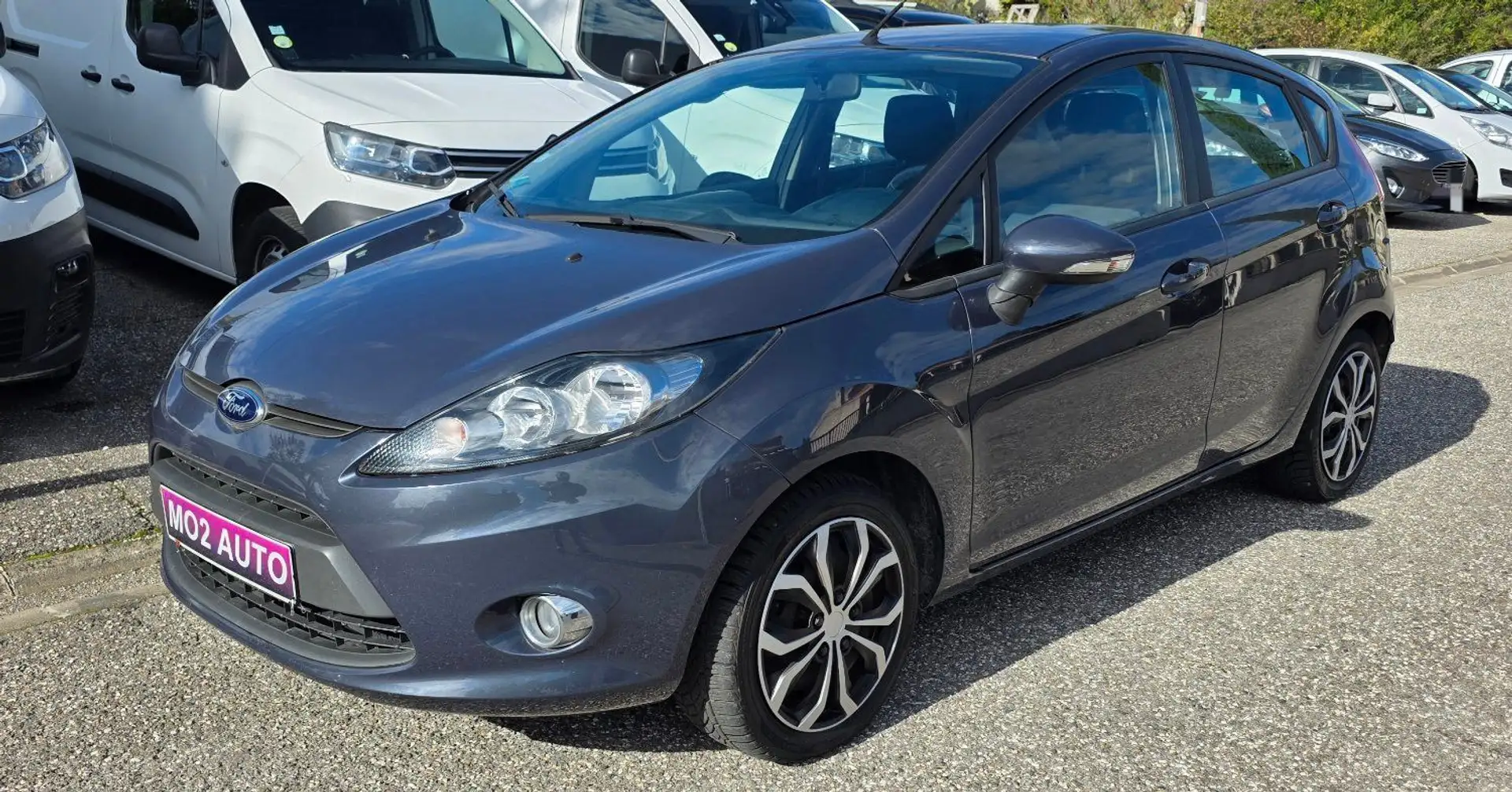 Ford Fiesta 105.000 KMS 1.25i 82CH TREND 2013 CLIMATISÉ Grijs - 1