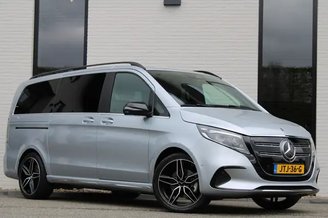 Mercedes-Benz EQV 300 L2 / AMG / New Model / Luchtvering / 7-Persoons /