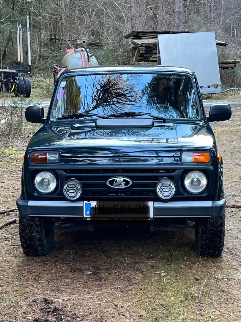 Lada Niva Verde - 1