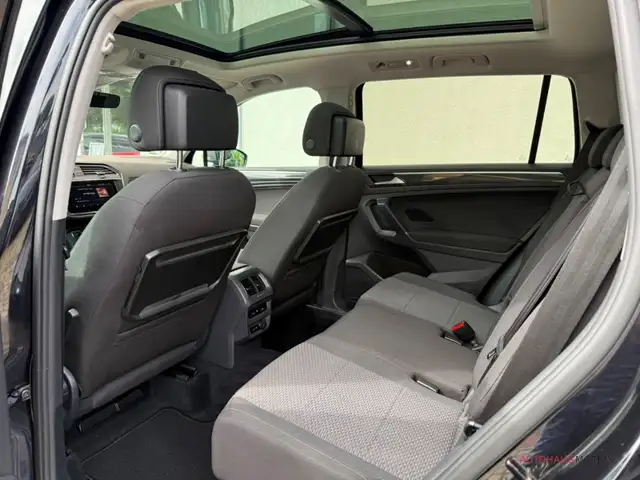 Volkswagen Tiguan Allspace view 11