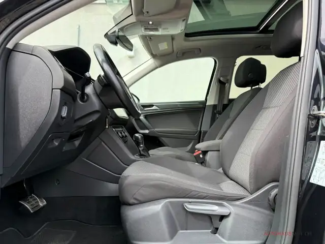 Volkswagen Tiguan Allspace view 10