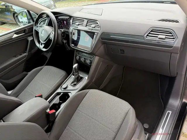 Volkswagen Tiguan Allspace view 14
