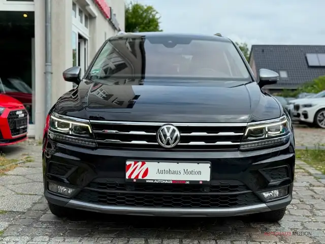 Volkswagen Tiguan Allspace view 3