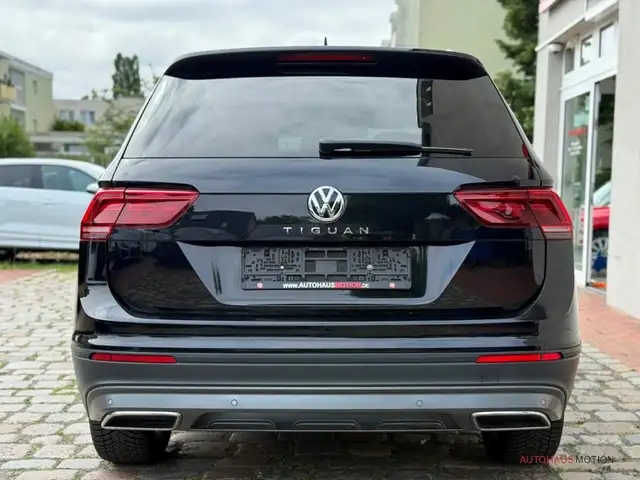 Volkswagen Tiguan Allspace view 6