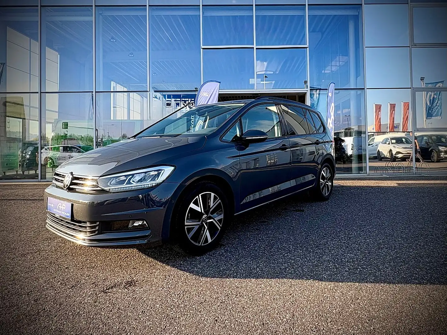 Volkswagen Touran 2,0TDI Comfortline DSG 7-Sitze/Standheizung RÜC... Grau - 2