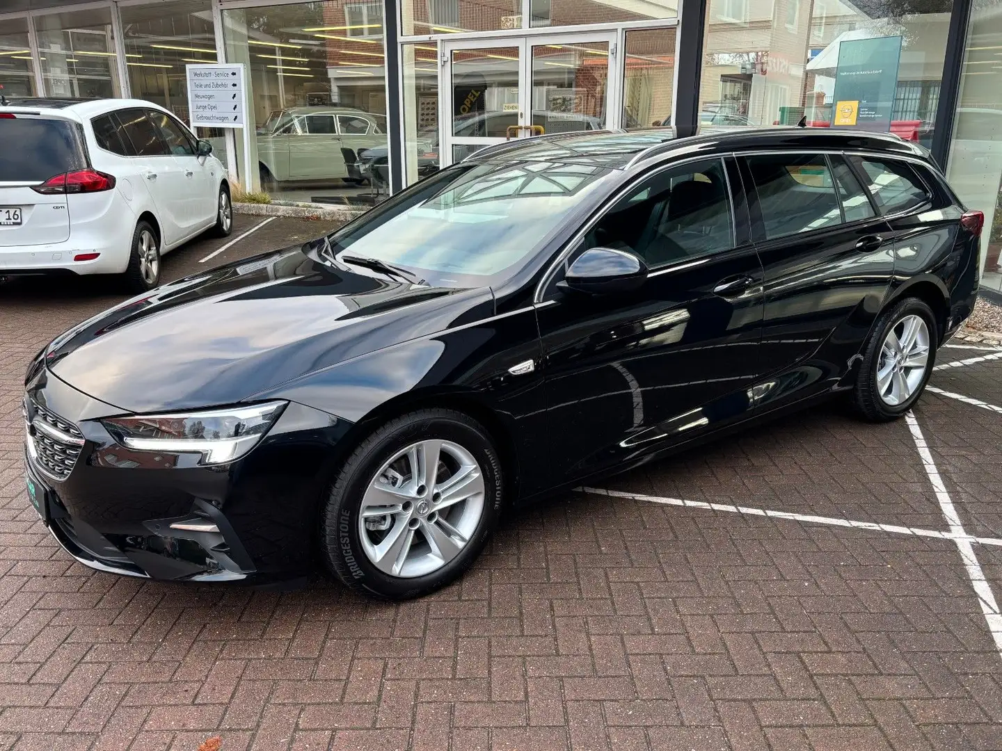 Opel Insignia Sports Tourer Elegance 2.0 D Automatik Schwarz - 2