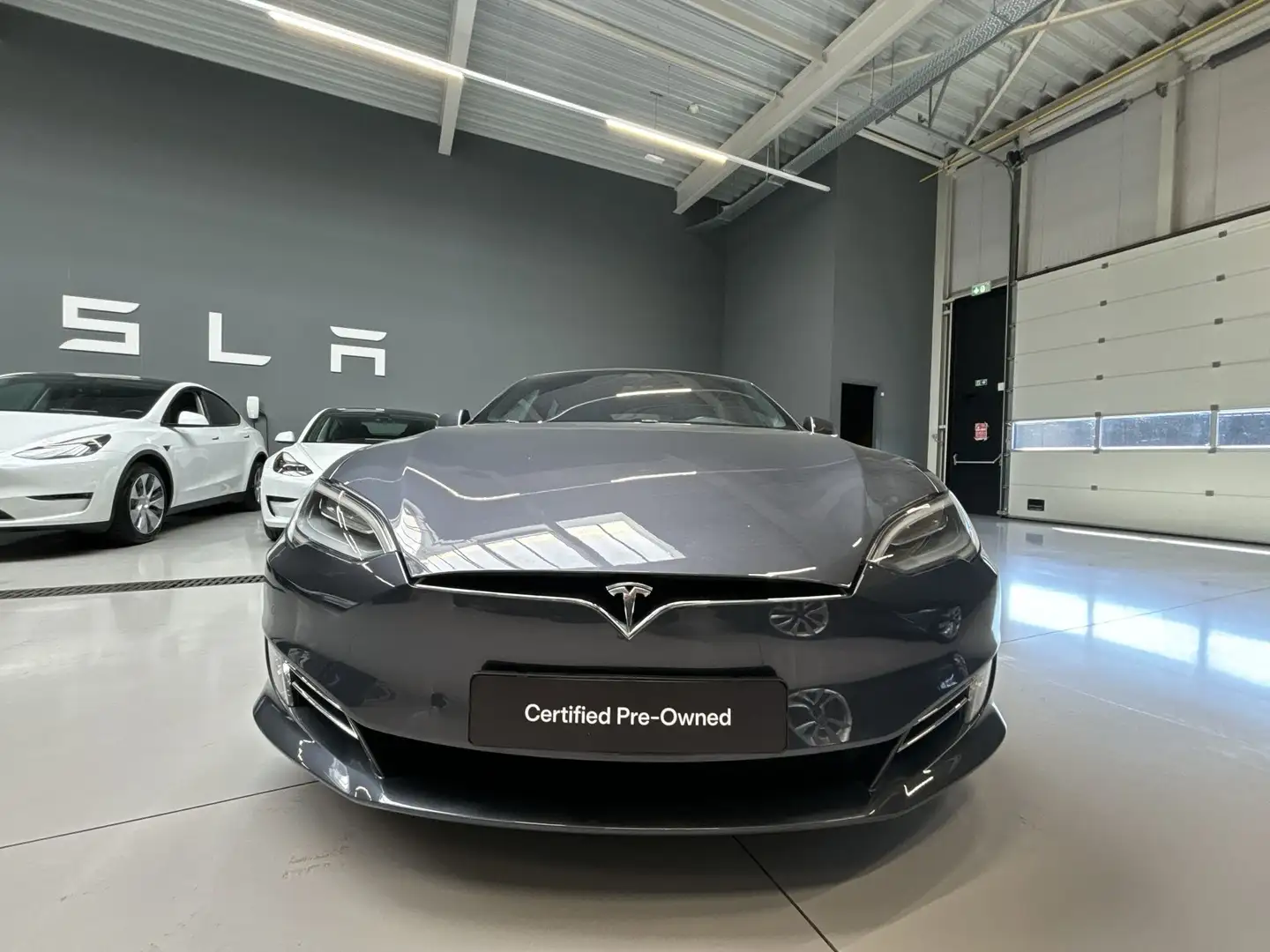 Tesla Model S Performance/Certified Pre owned Gri - 2