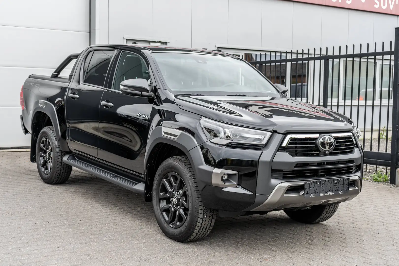 TOYOTA Hilux