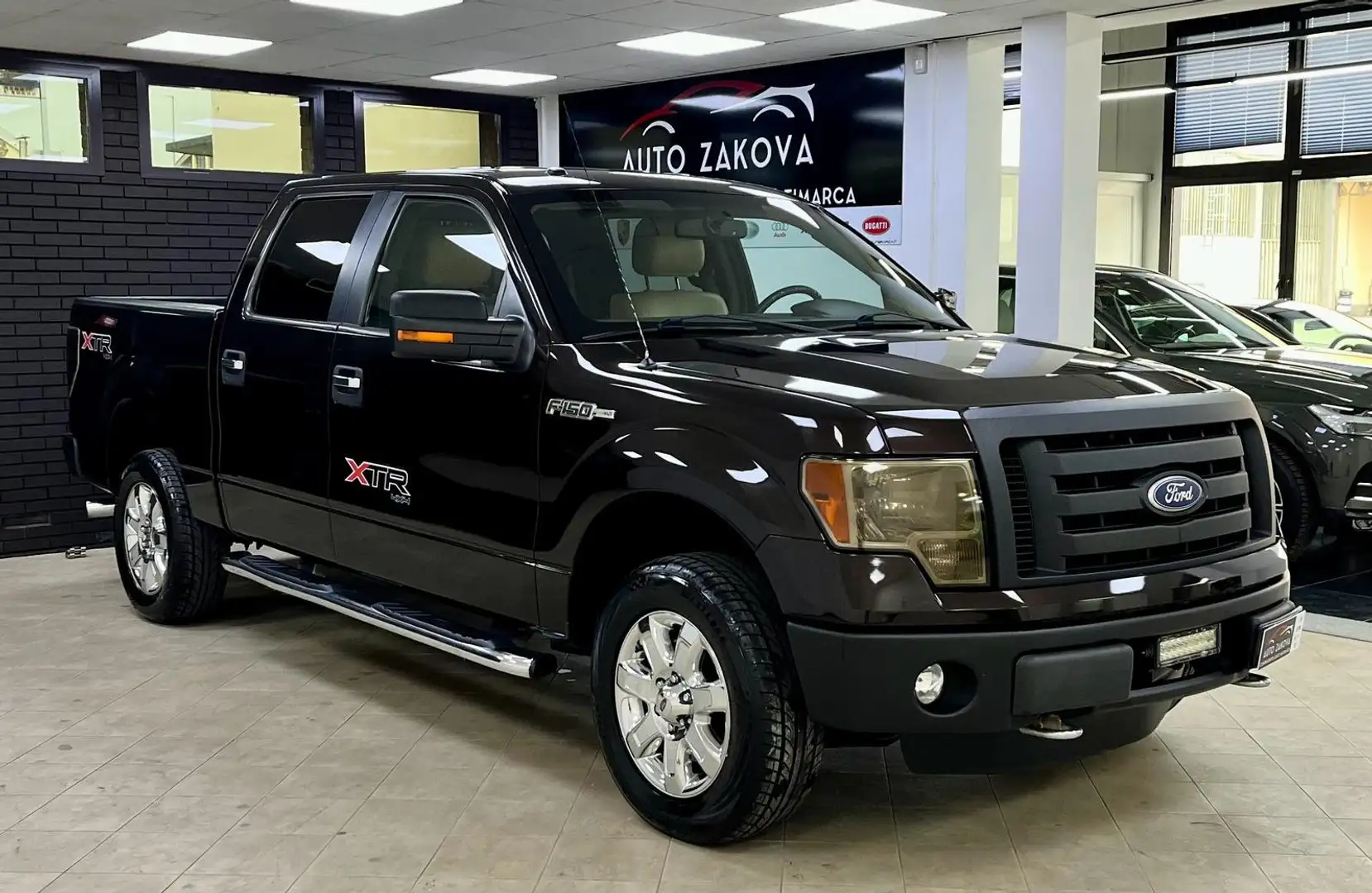 Ford F 150 XLT Brown - 1