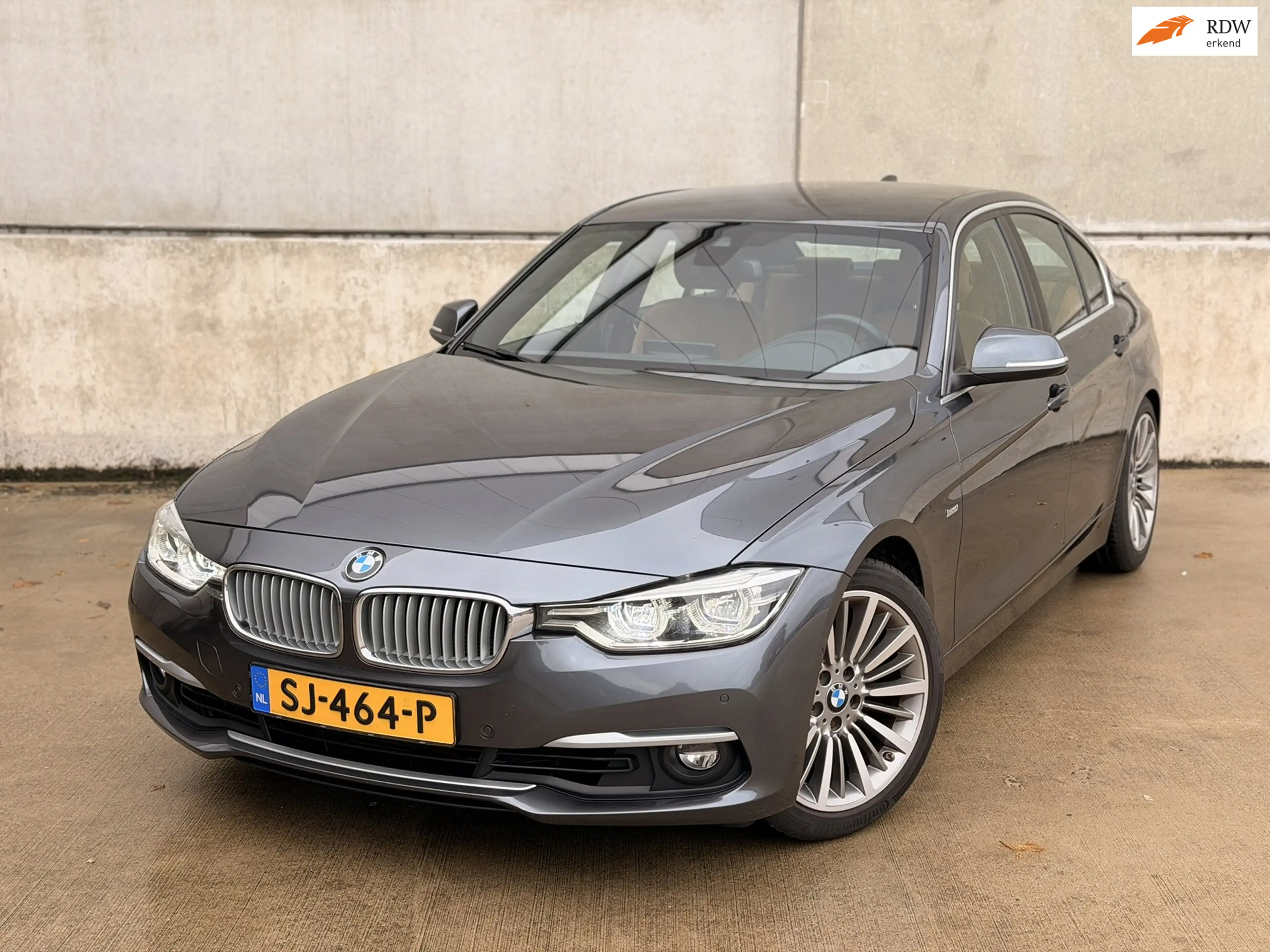 BMW 318 3-serie 318i Luxury Line Aut. Leder LED Virtual Ca