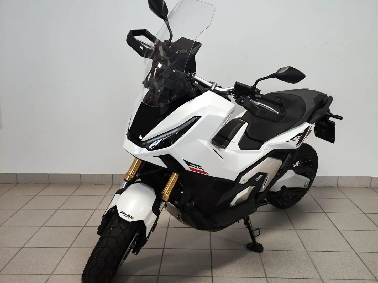 Honda X-ADV 750 Bianco - 1
