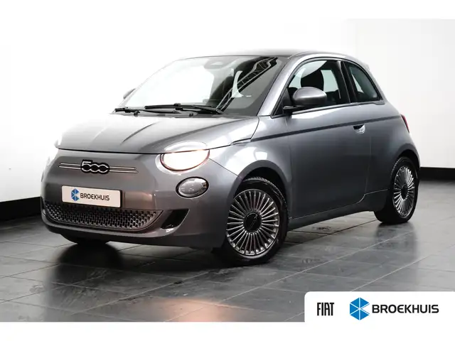 Fiat 500e Icon 42 kWh / Navigatie / Camera / Carplay / ECC /