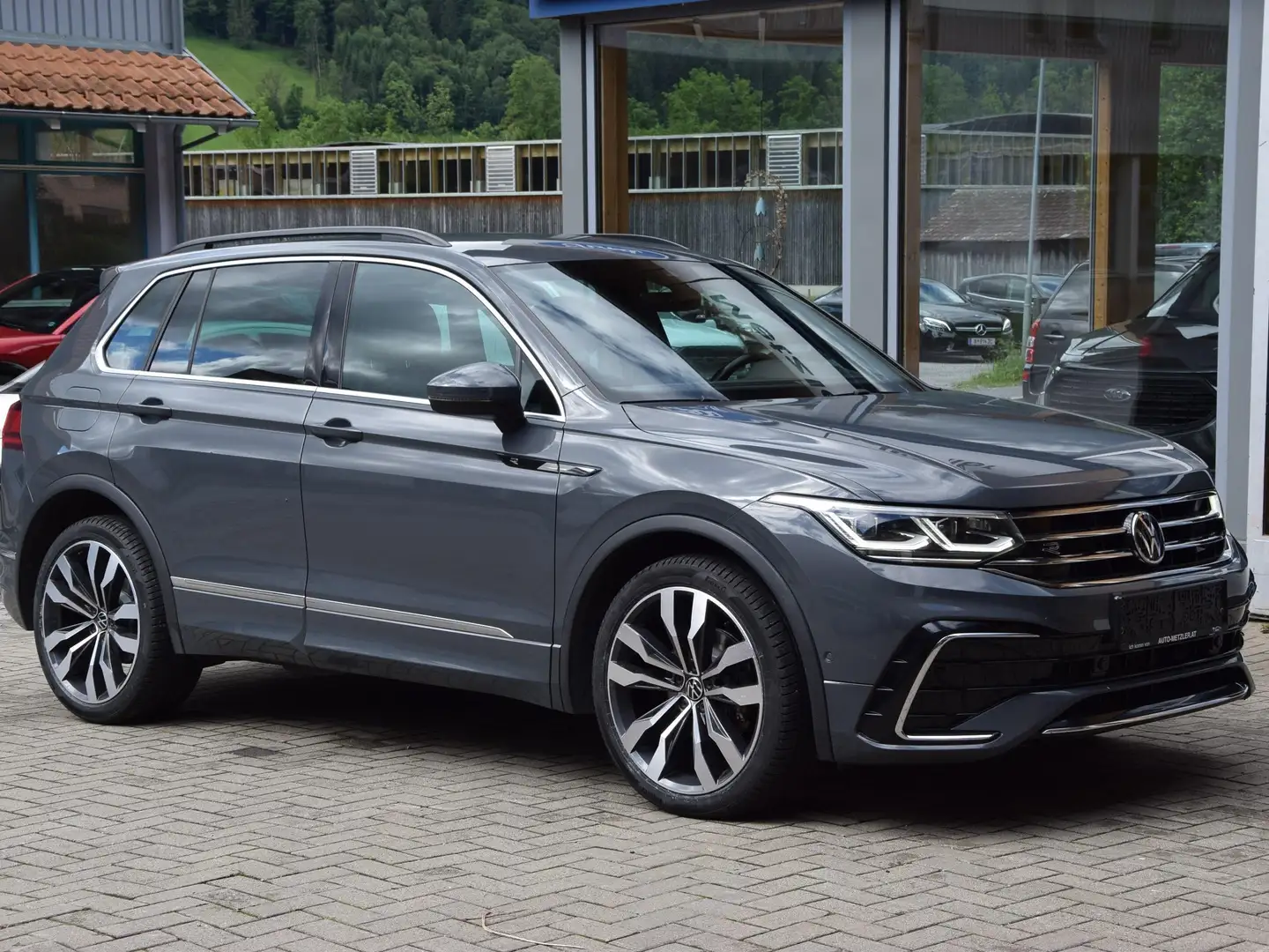 Volkswagen Tiguan R-Line 4Motion - 2