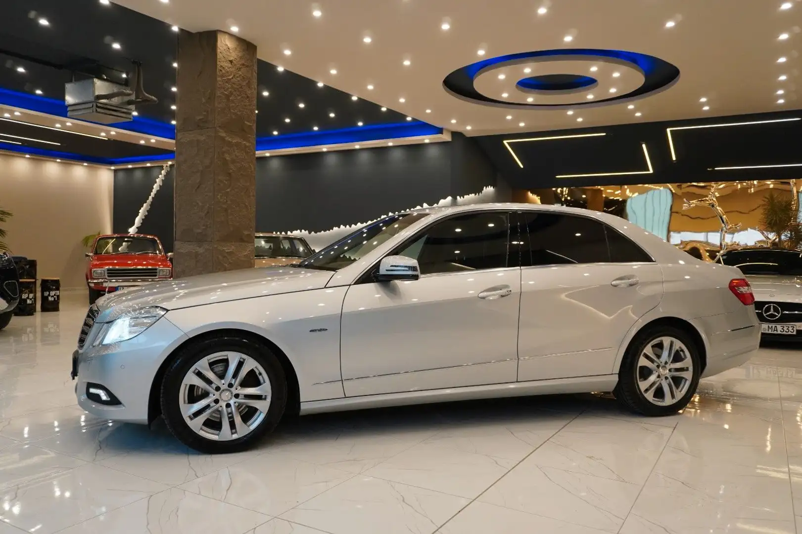 Mercedes-Benz E 250 CDI BlueEfficiency*SHZ*Memory*Xenon*Avantg Silber - 2