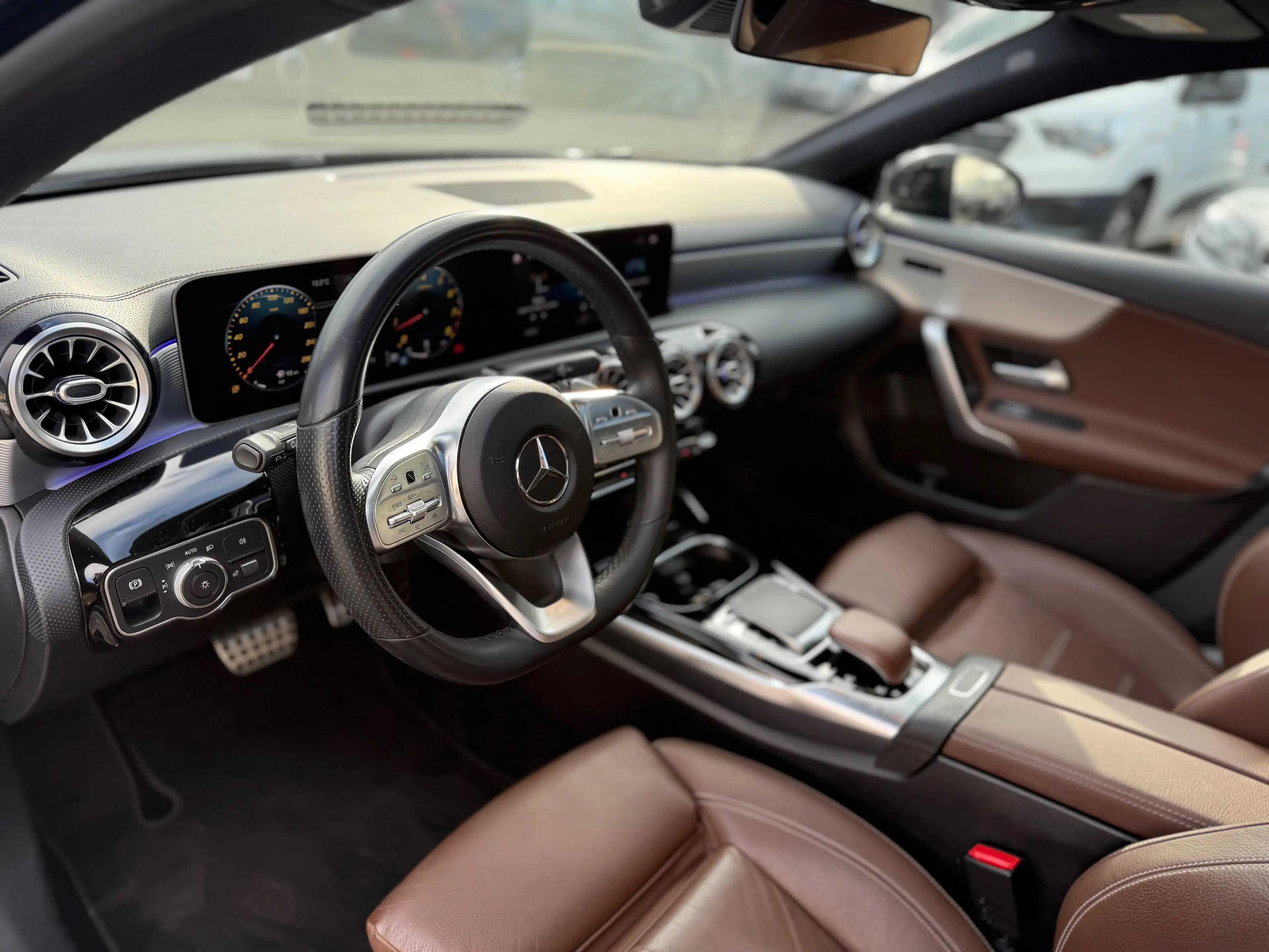 Mercedes-Benz A 35 AMG Pano*Leder*8-Fach*Totwinkel*Kamera*Night-Paket*uvm — photo 14