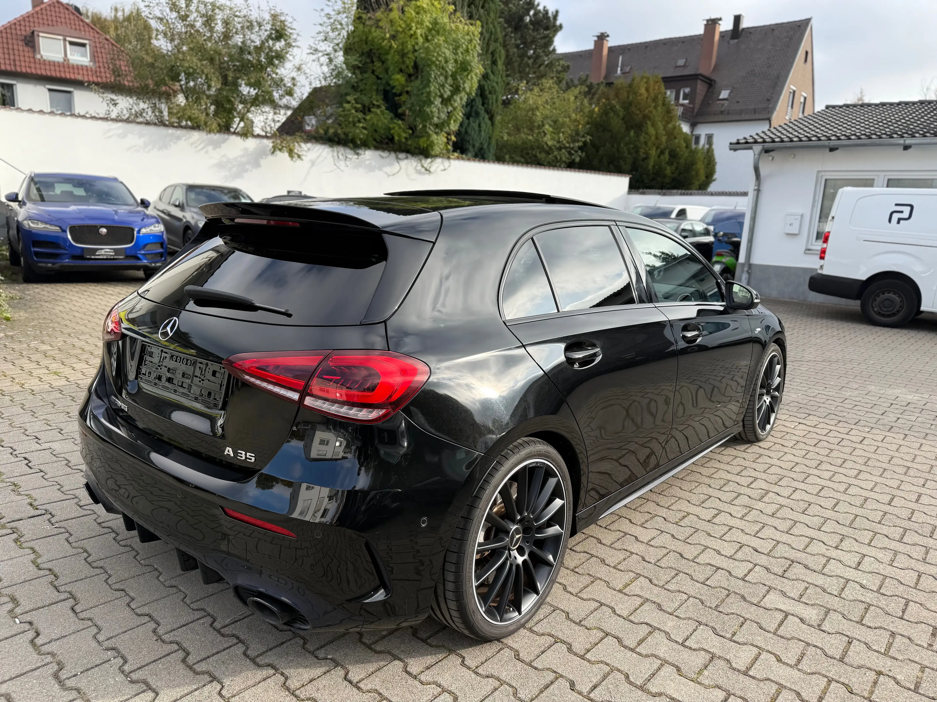 Mercedes-Benz A 35 AMG Pano*Leder*8-Fach*Totwinkel*Kamera*Night-Paket*uvm — photo 4