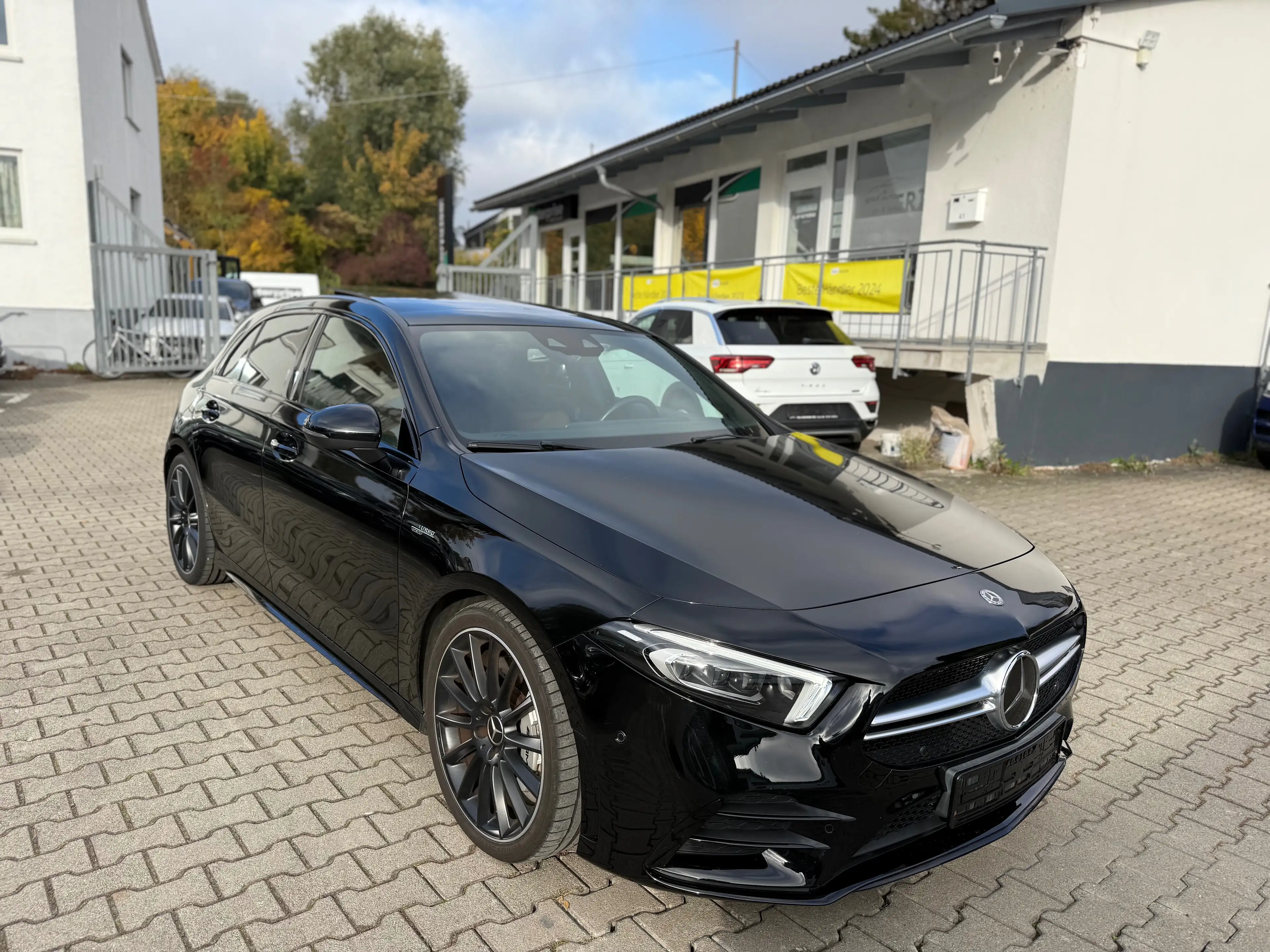 Mercedes-Benz A 35 AMG Pano*Leder*8-Fach*Totwinkel*Kamera*Night-Paket*uvm — photo 3