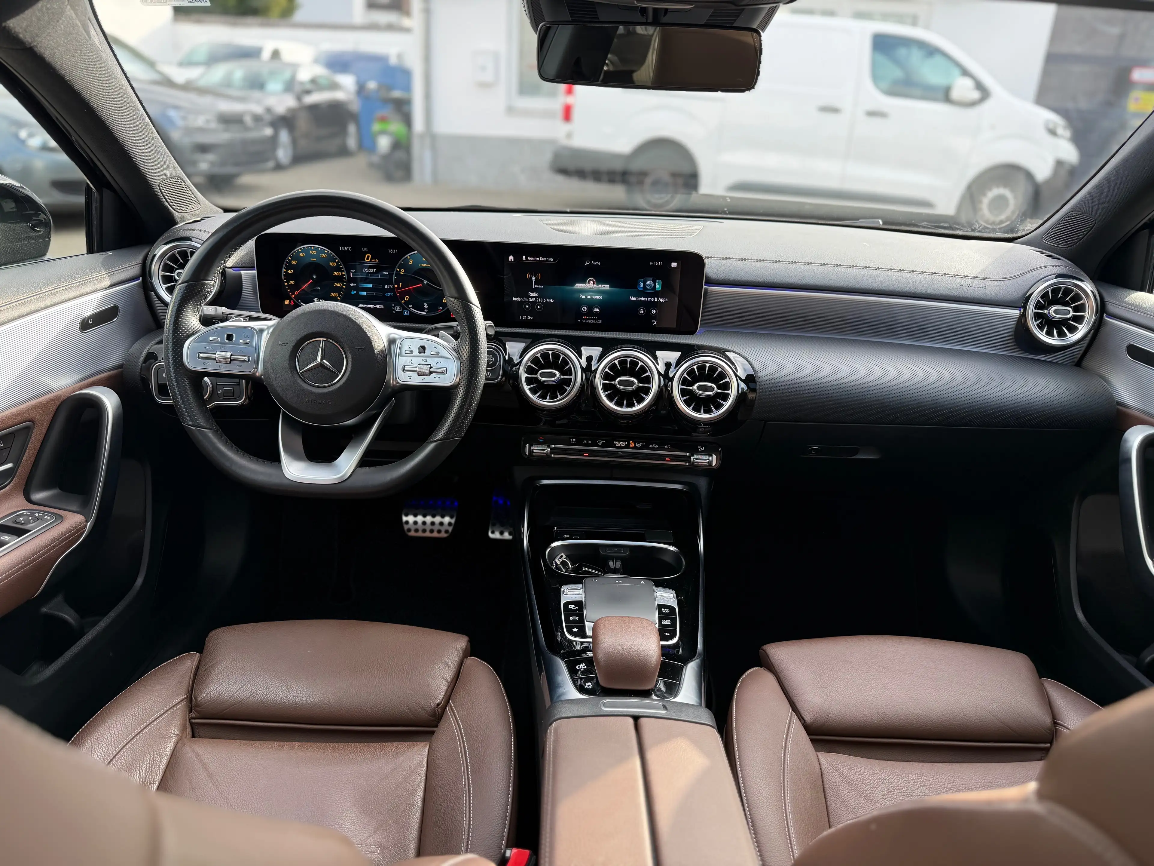 Mercedes-Benz A 35 AMG Pano*Leder*8-Fach*Totwinkel*Kamera*Night-Paket*uvm — photo 10