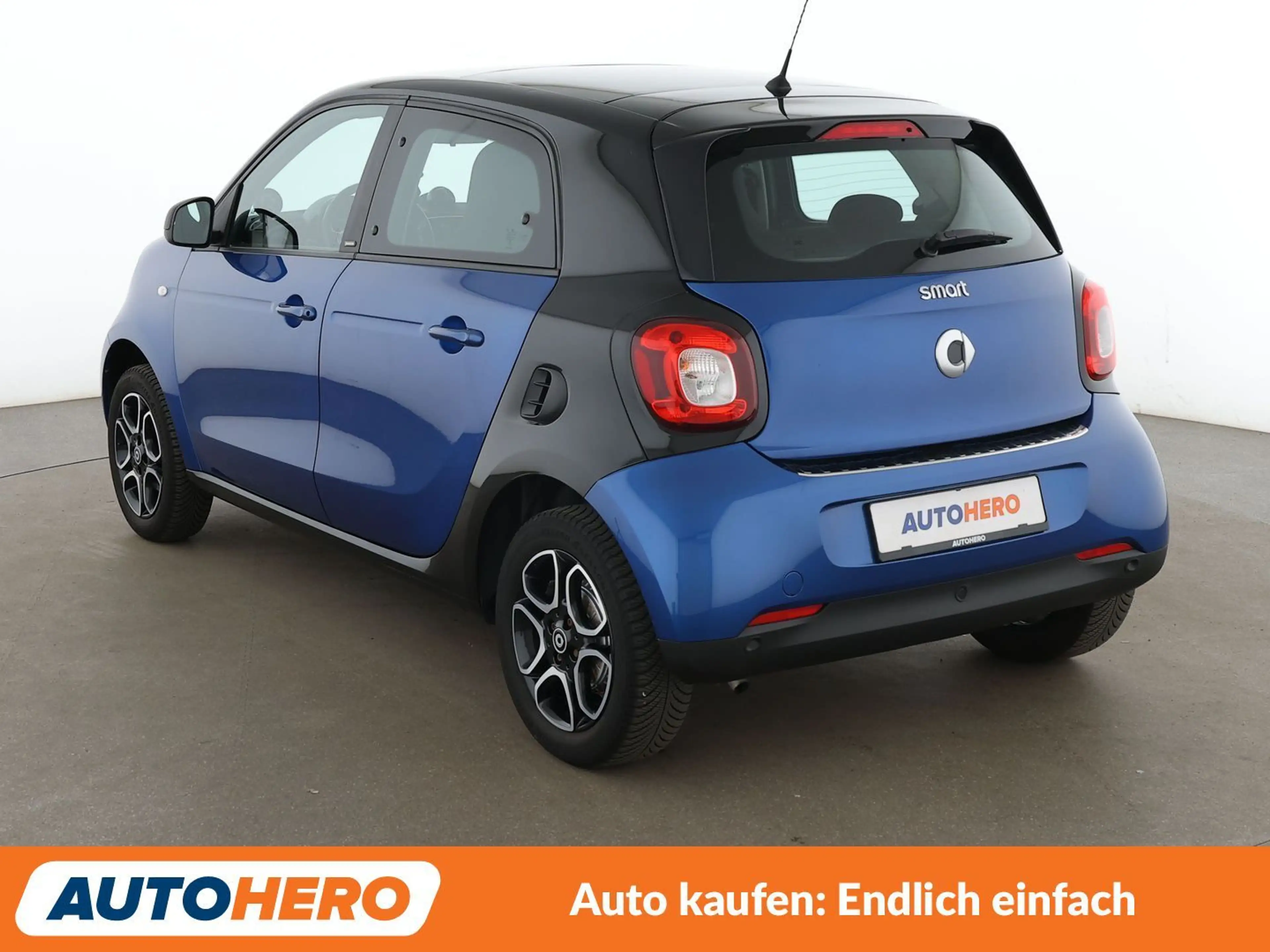 smart forFour 1.0 Basis passion *TEMPO*PDC*SHZ*ALU*PANO*KLIMA* — photo 4