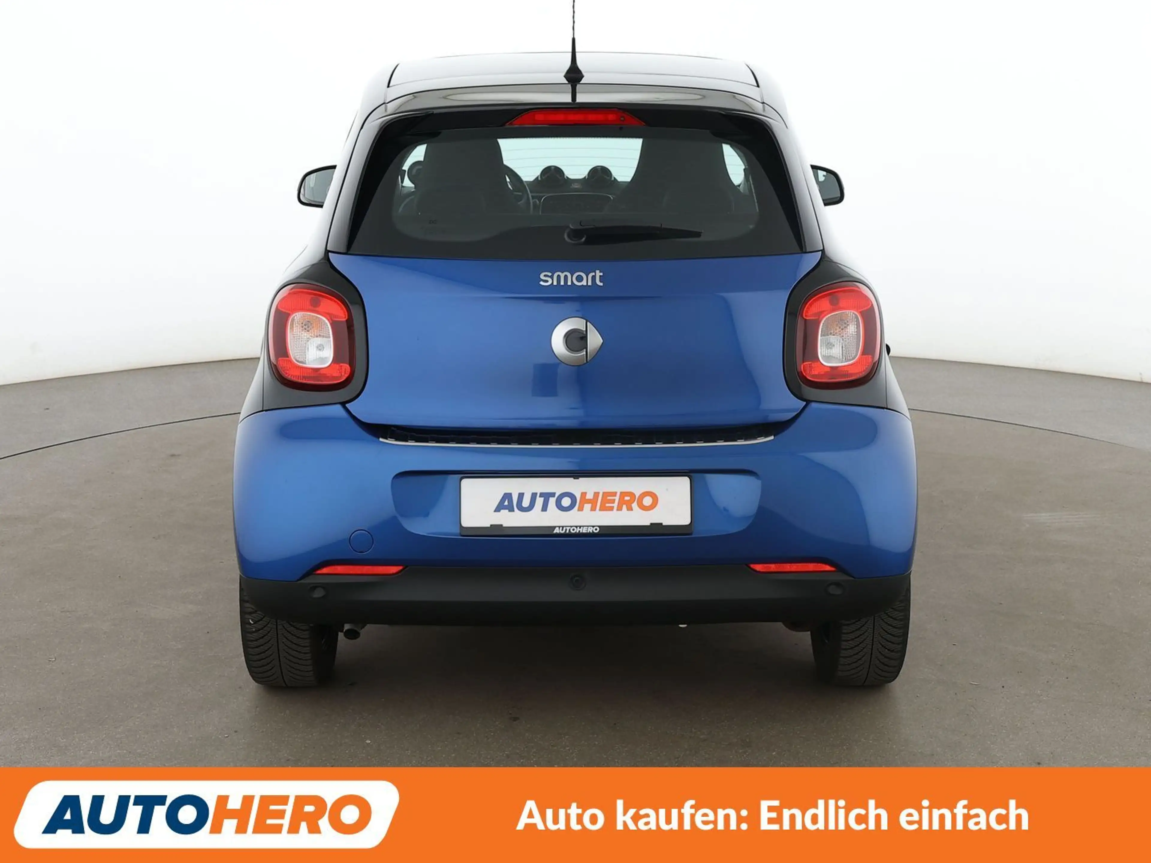 smart forFour 1.0 Basis passion *TEMPO*PDC*SHZ*ALU*PANO*KLIMA* — photo 5