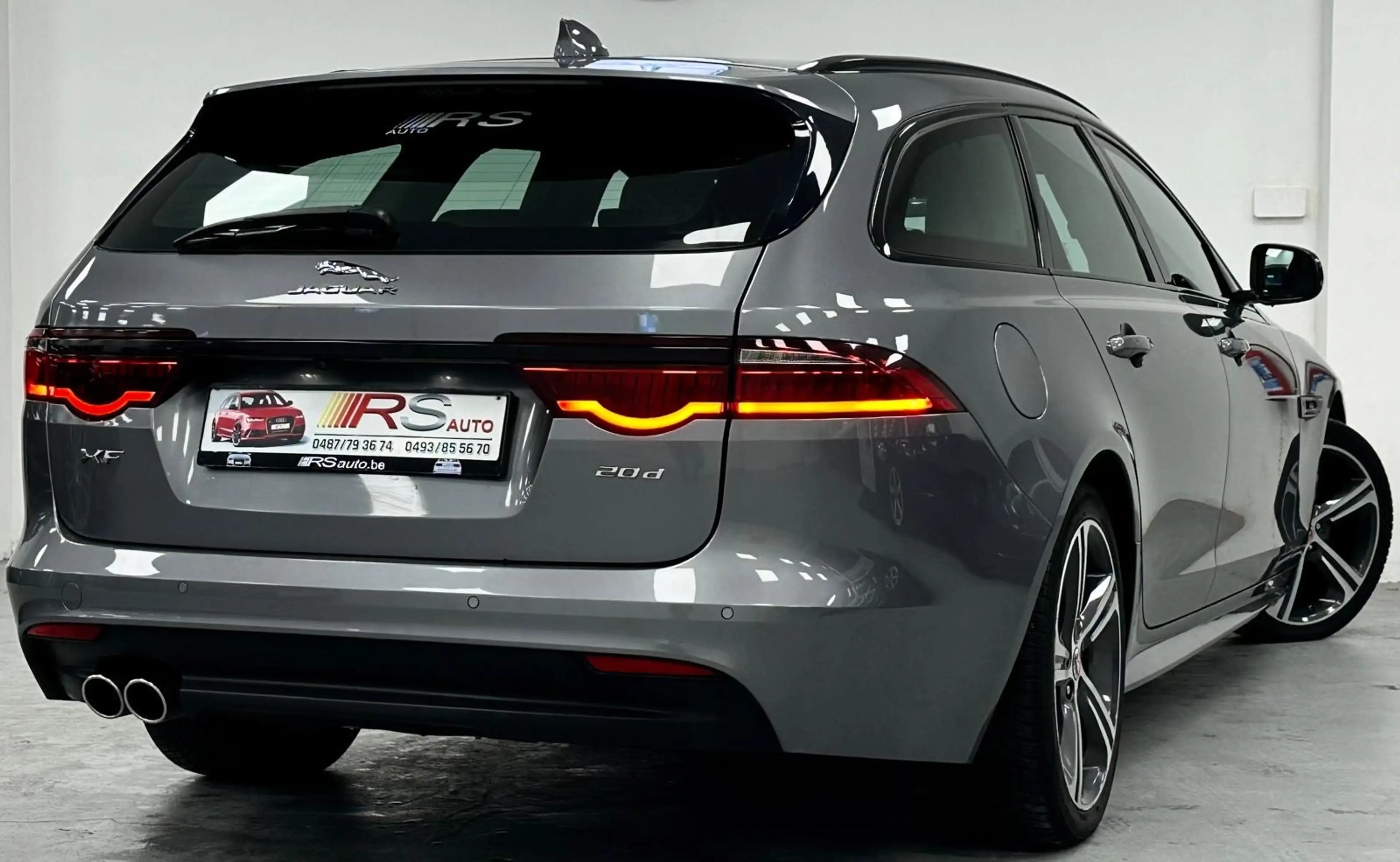 Jaguar XF 2.0 D AWD R-SPORT - GARANTIE 12 MOIS -PARFAIT ETAT — photo 4