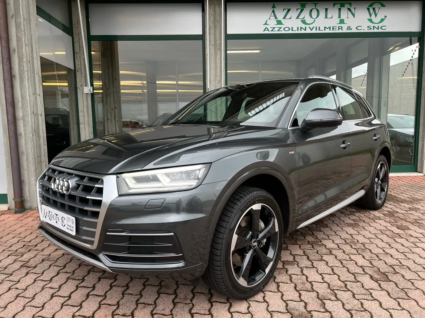 Audi Q5 40 tdi quattro 190cv s-tronic, S-line, 20", Led Grigio - 1