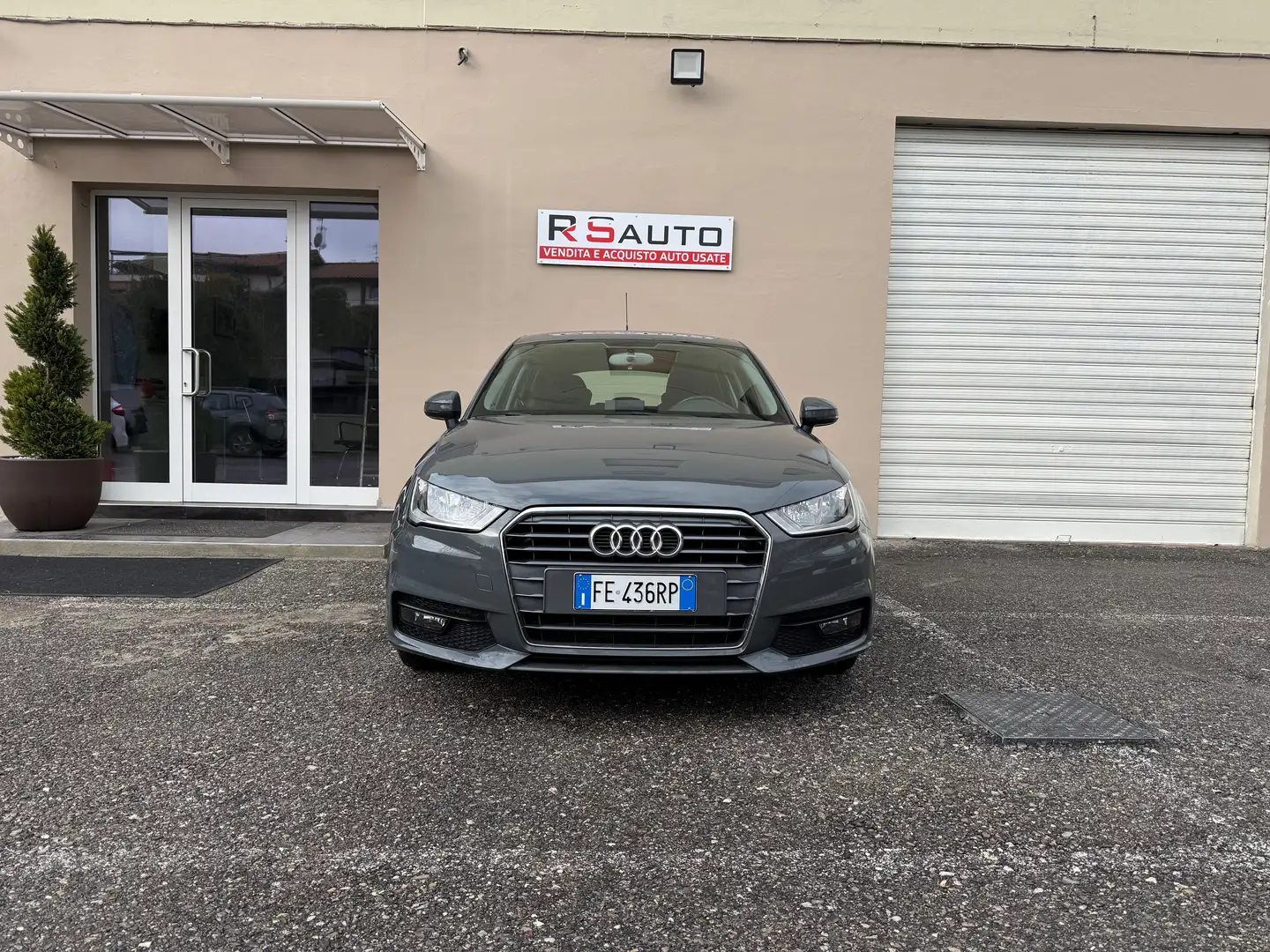 Audi A1 A1 Sportback 1.4 tdi Admired Gris - 1