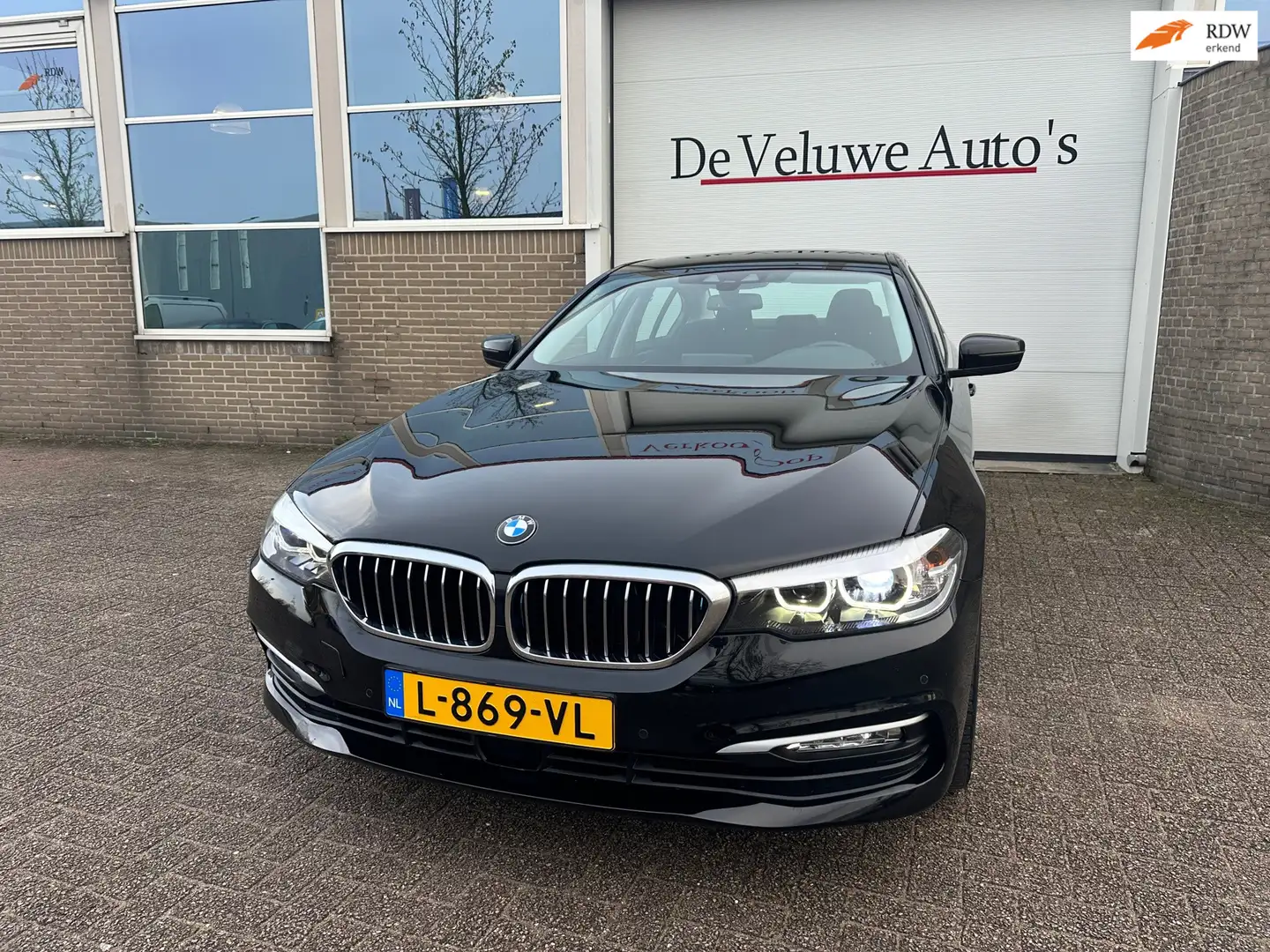 BMW 530 5-serie 530e iPerformance Executive | Carplay | An Zwart - 1